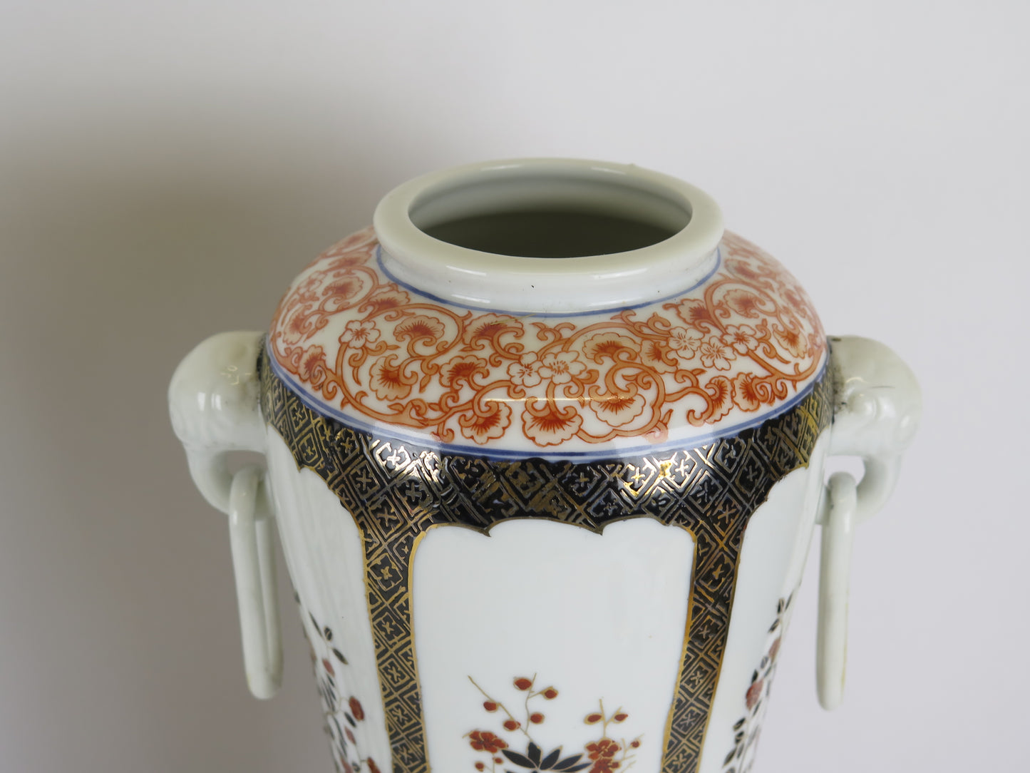 Coppia vasi ceramica Cina Canton con manici dipinti mano fiori floreale CM3