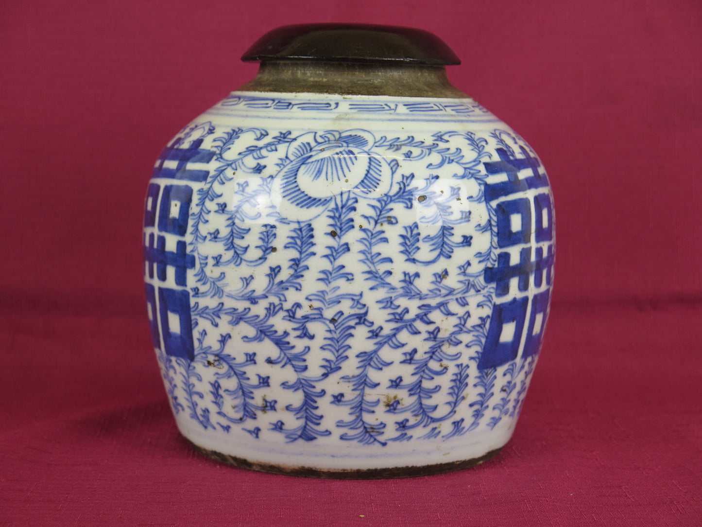 Antique Chinese blue white ceramic vase symbol of happiness Chinese wedding ceramic China CM2