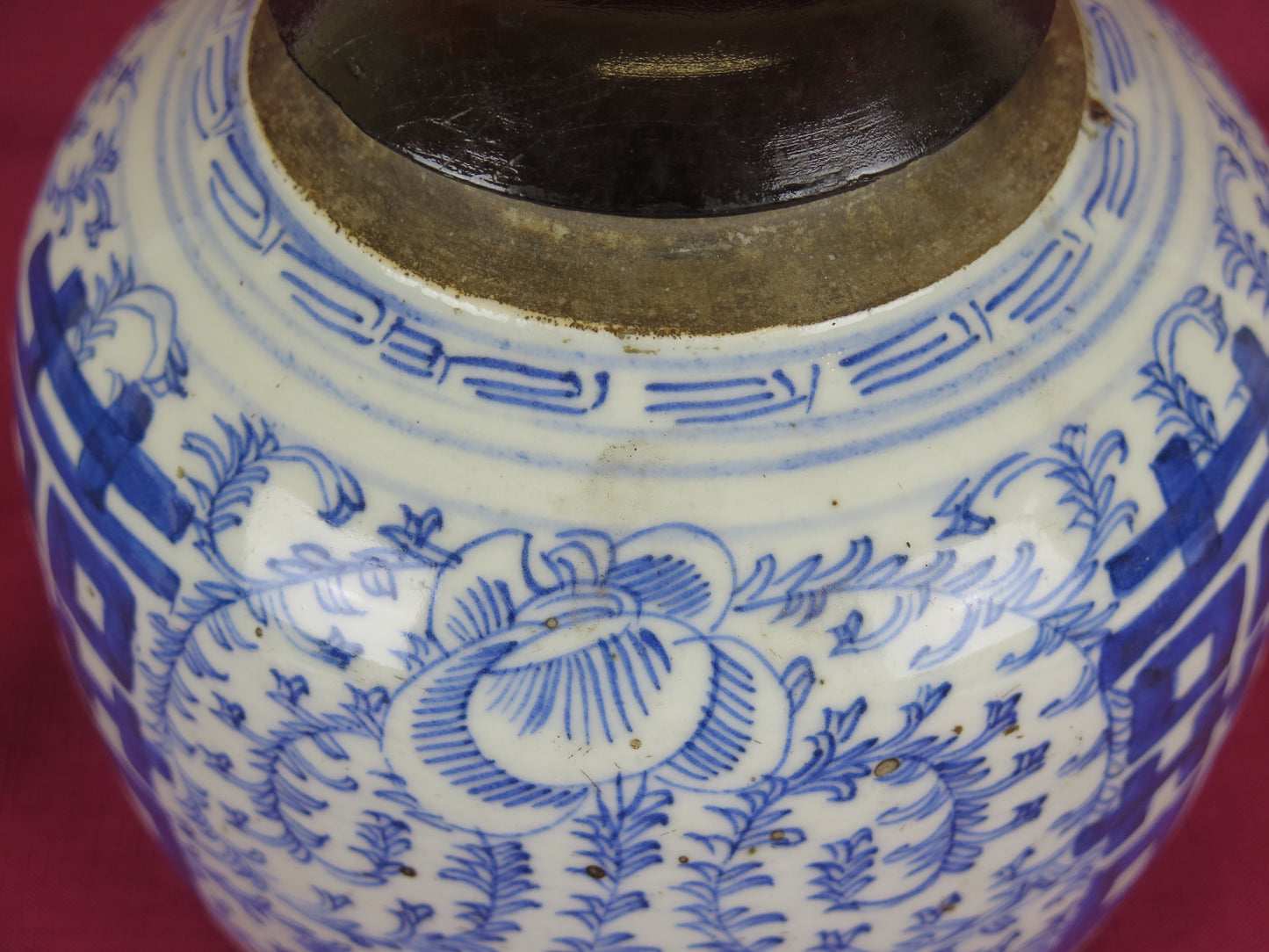 Antique Chinese blue white ceramic vase symbol of happiness Chinese wedding ceramic China CM2