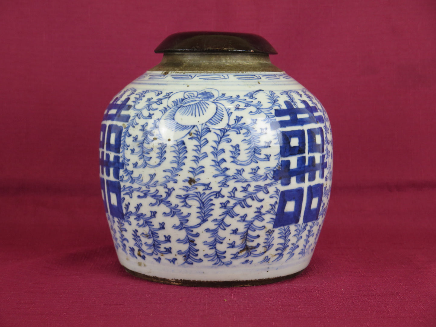 Antique Chinese blue white ceramic vase symbol of happiness Chinese wedding ceramic China CM2