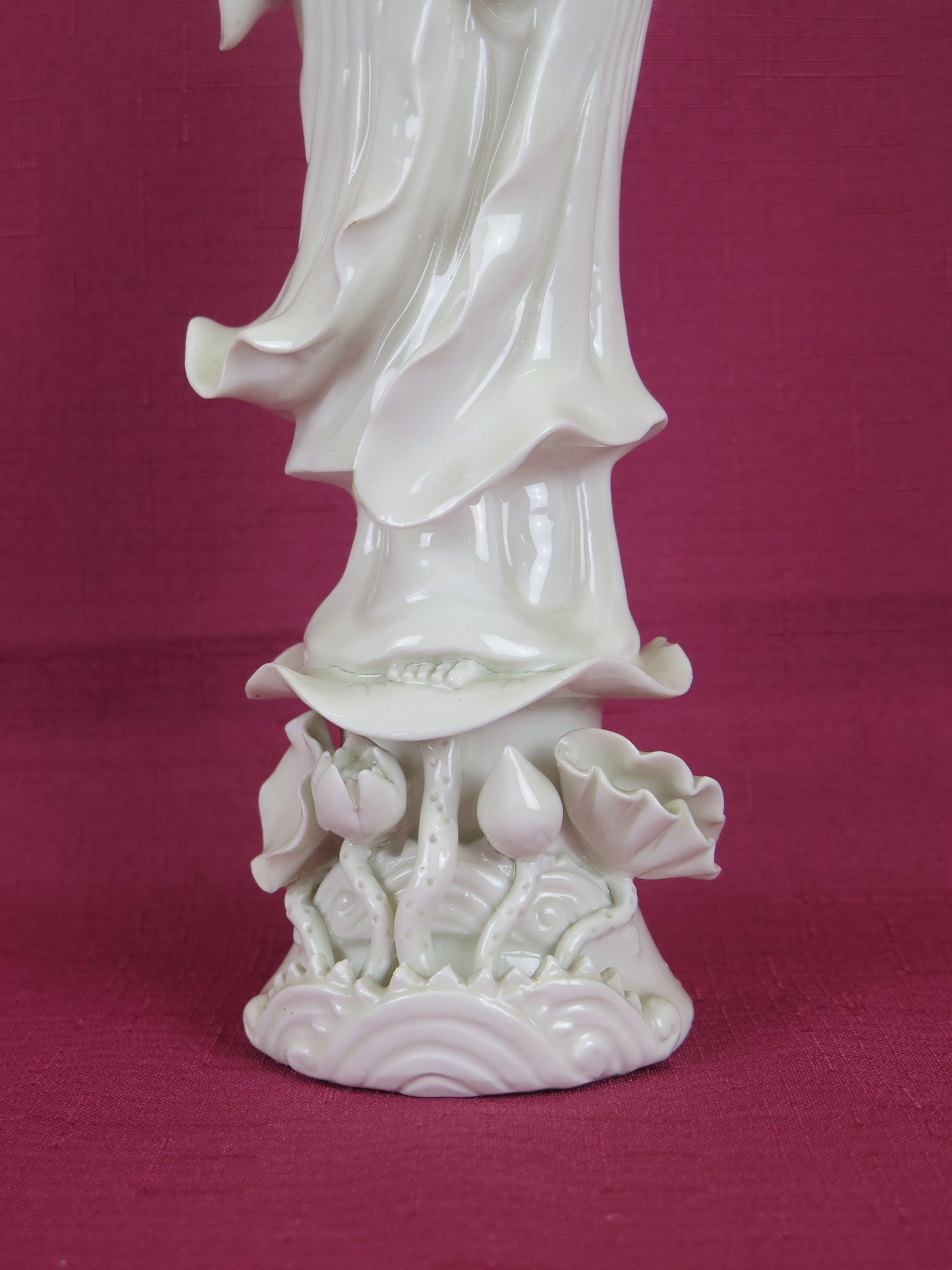 Statuina in porcellana bianca cina Dehua blanc-de-chine Cina Asia vintage cm2