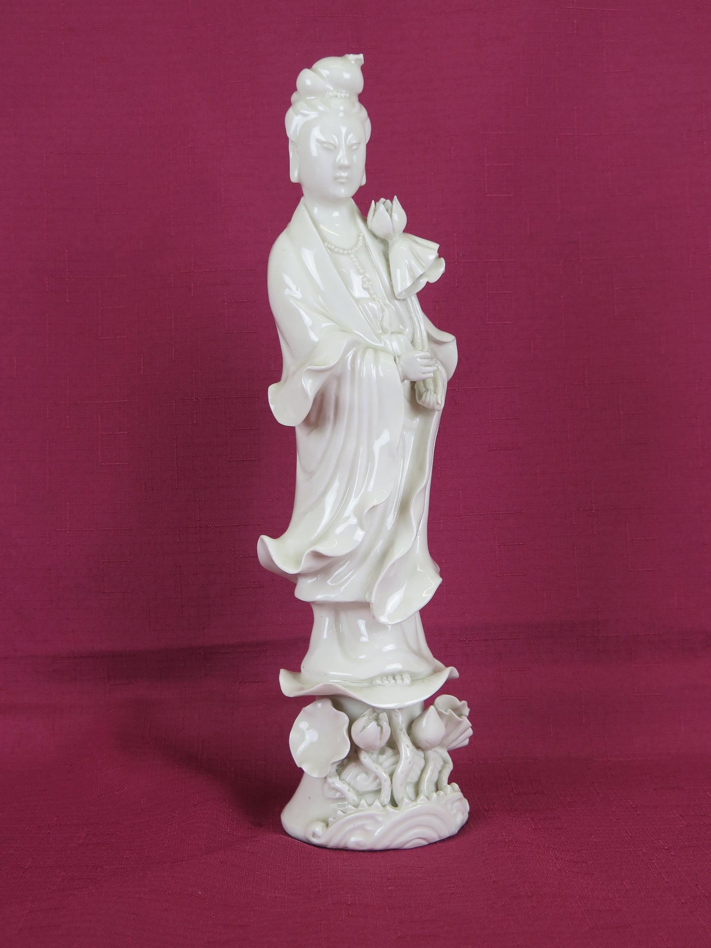 White porcelain figurine china Dehua blanc-de-chine China Asia vintage cm2