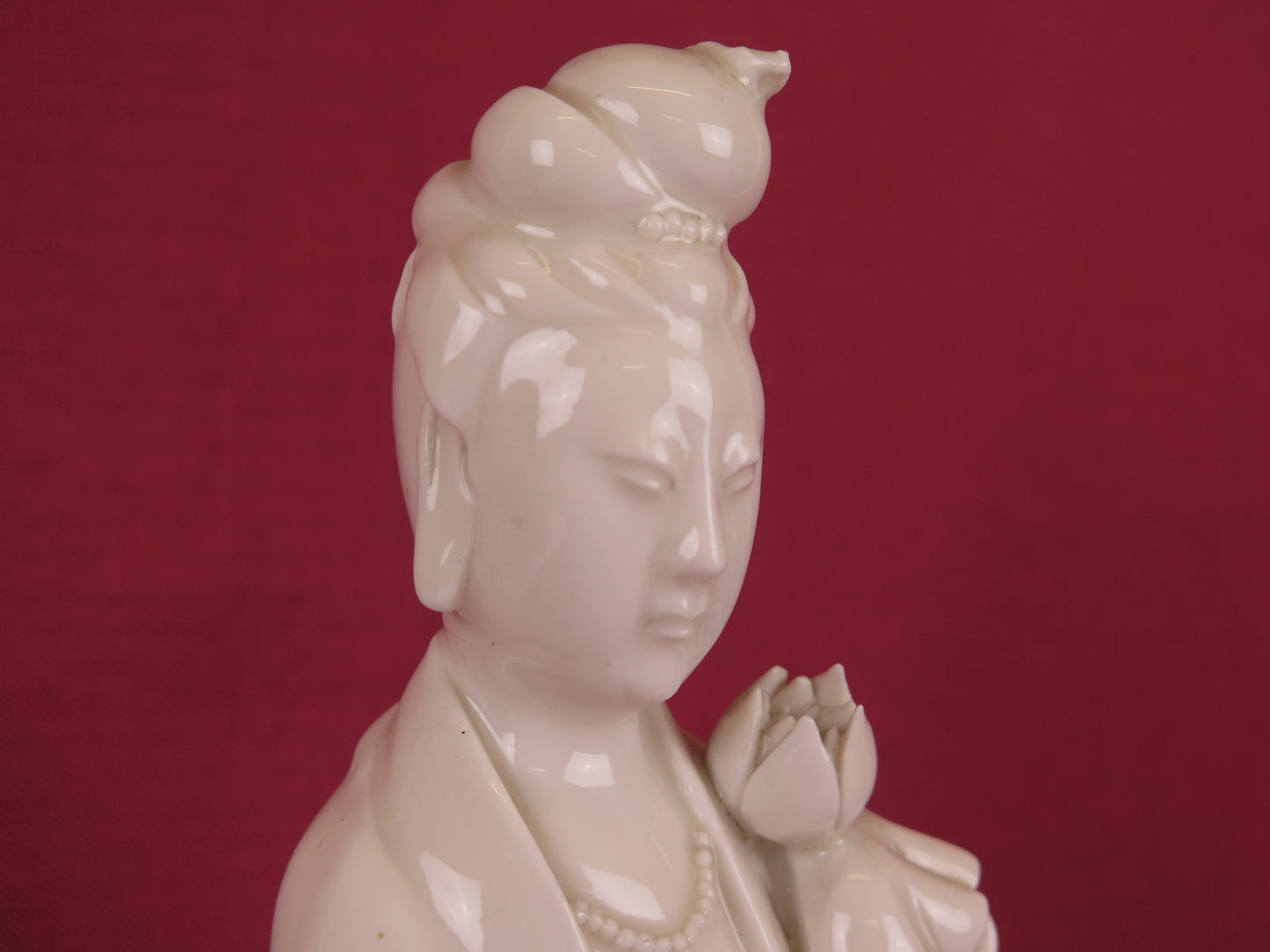 White porcelain figurine china Dehua blanc-de-chine China Asia vintage cm2