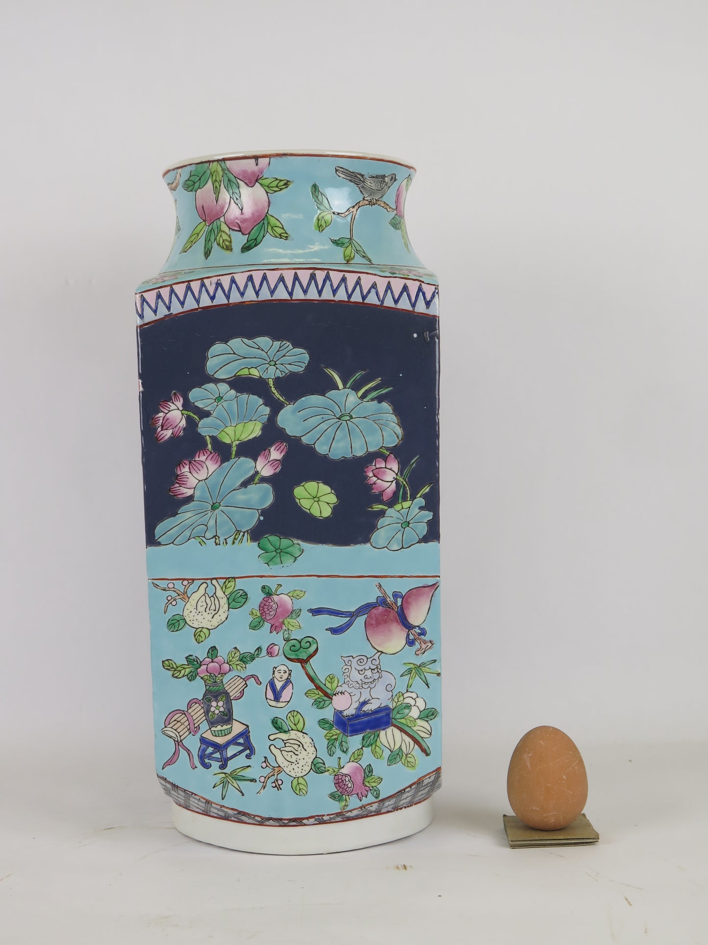 Collectible vintage Chinese ceramic vase, original China, high quality CM3