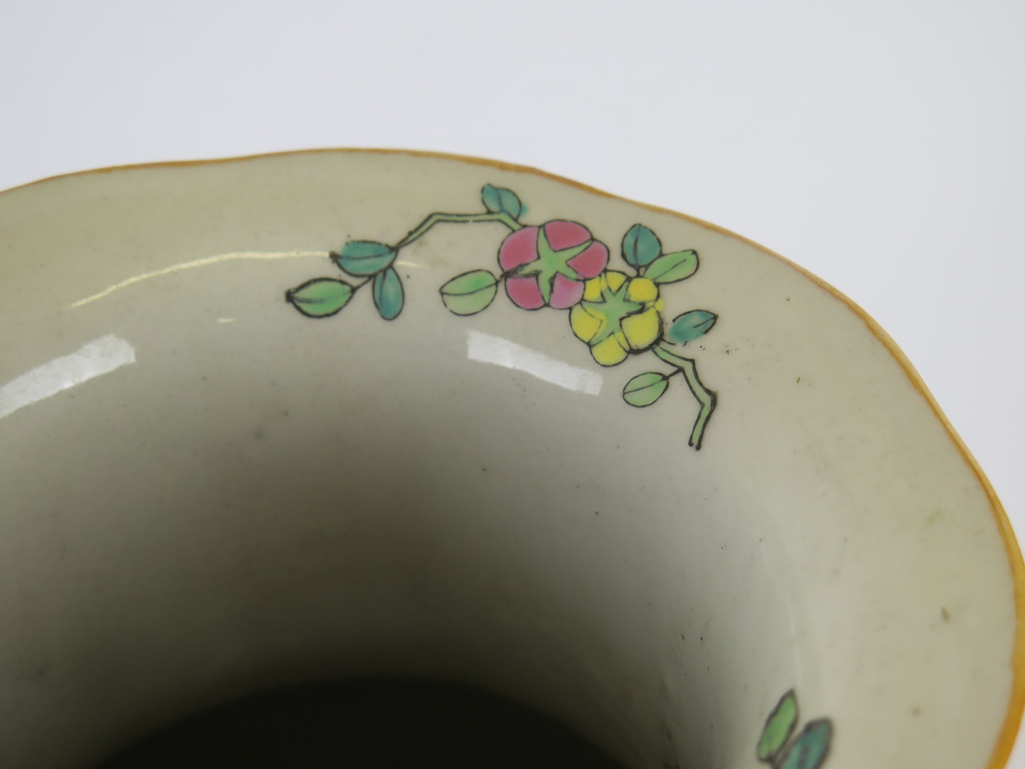 Hand-painted ceramic vase China 1900s Asian Chinese sustainable art green CM3