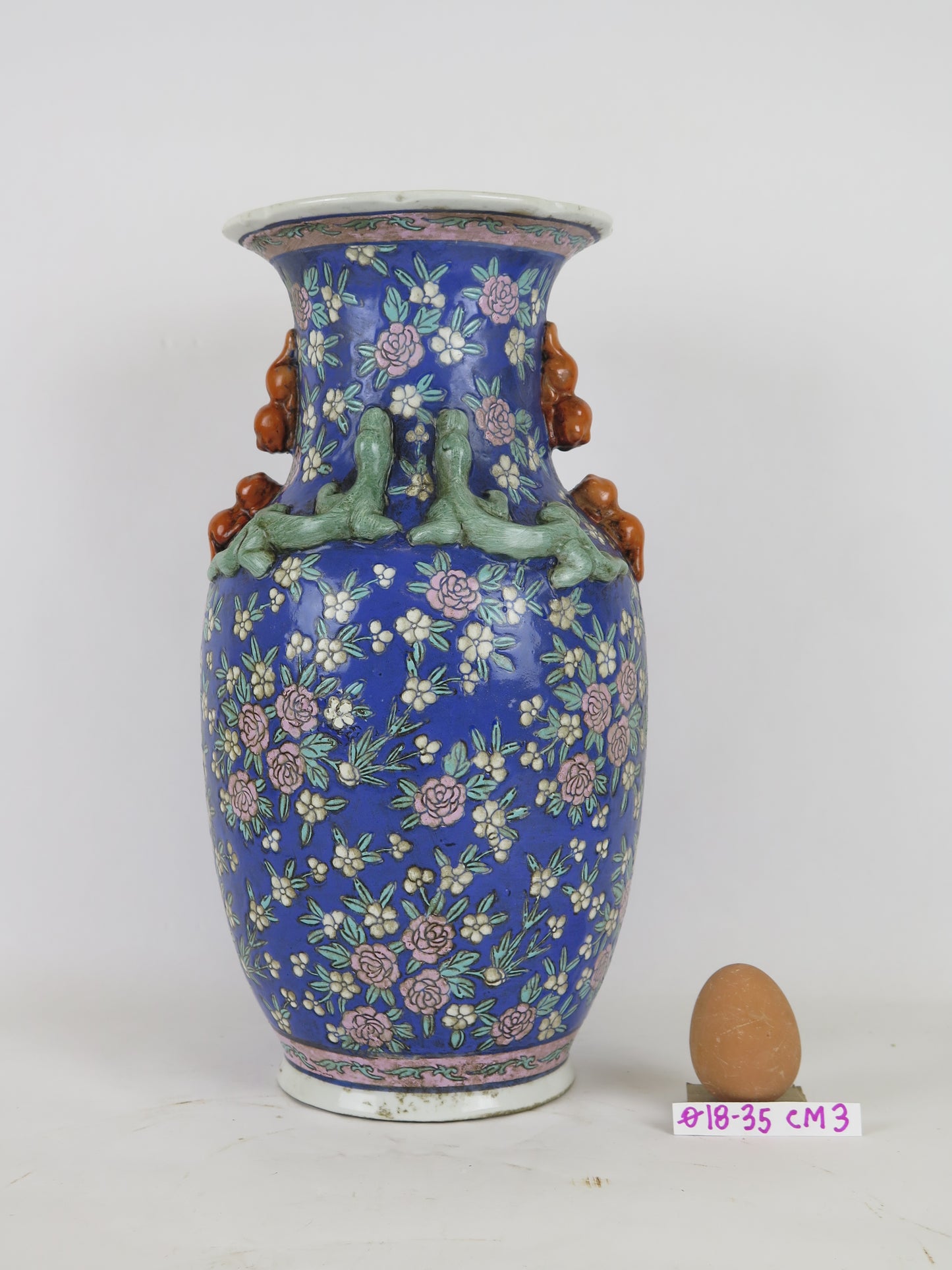 Hand-painted ceramic vase China 1900s Asia Chinese vintage floral art CM3