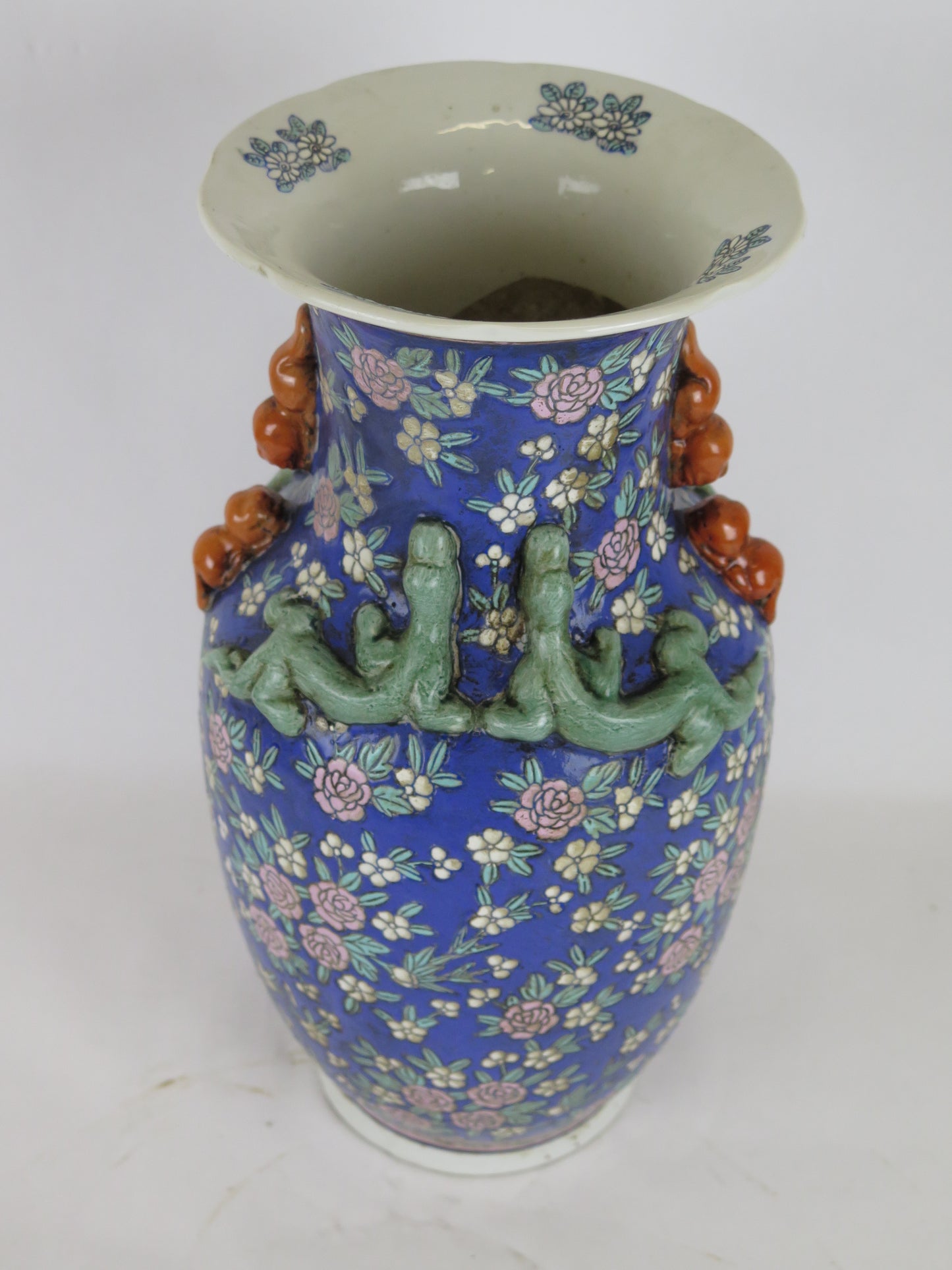 Hand-painted ceramic vase China 1900s Asia Chinese vintage floral art CM3