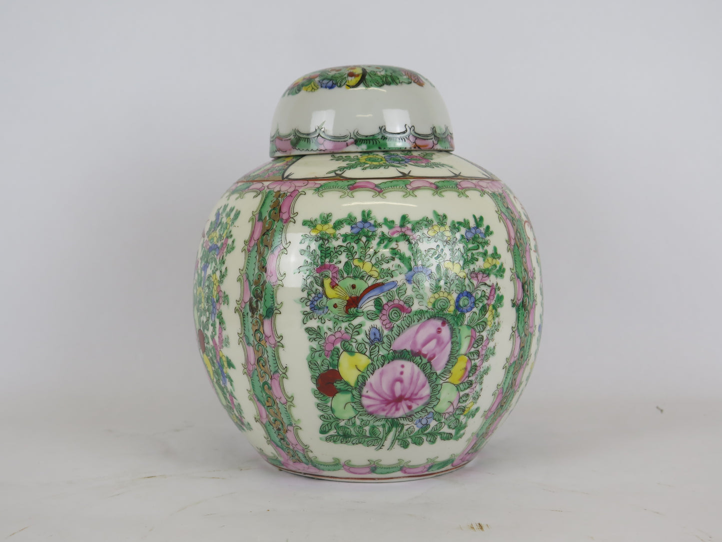 Decorative vintage Chinese porcelain vase hand painted urn china bowl cm3