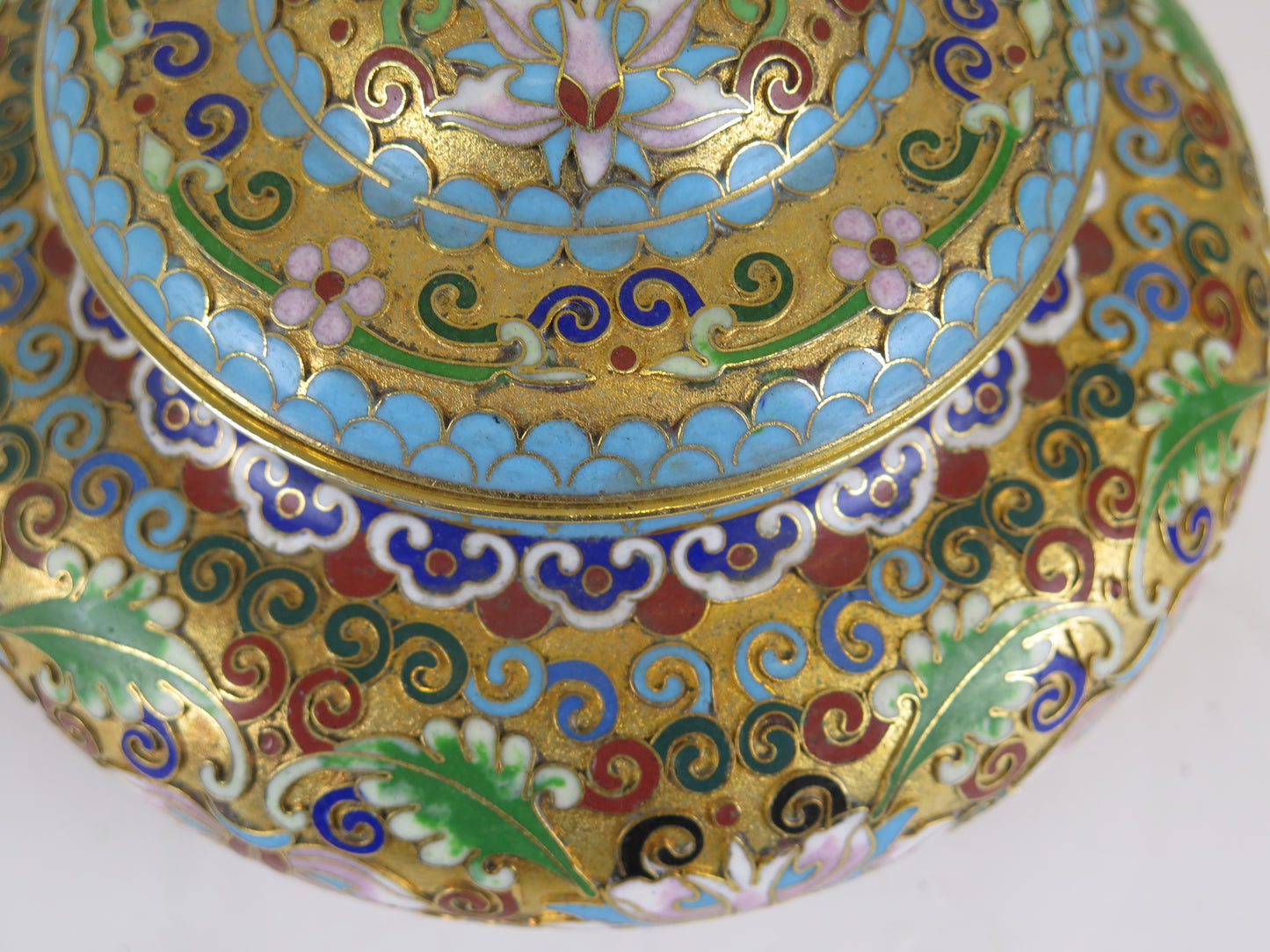 Cloisonnè cinese ciotola con coperchio dorata colorata artigianato Cina Asia CM1
