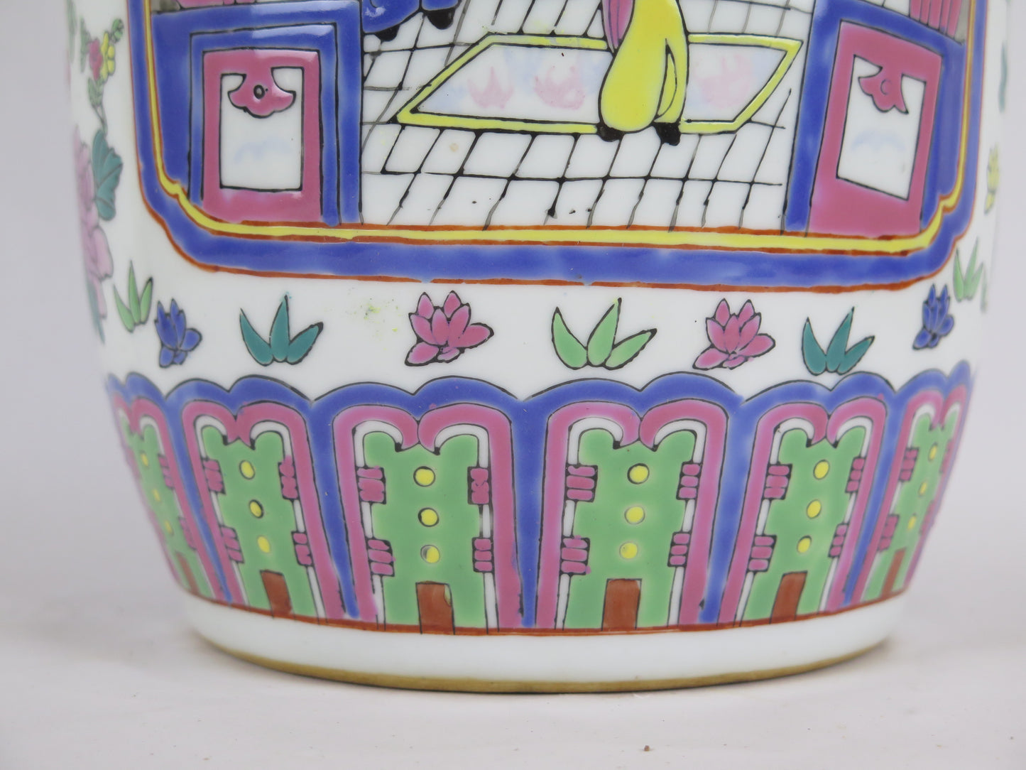 Vaso di ceramica smaltata vintage dipinto a mano con motivi floreali e vegetali Cina Asia '900 CM5