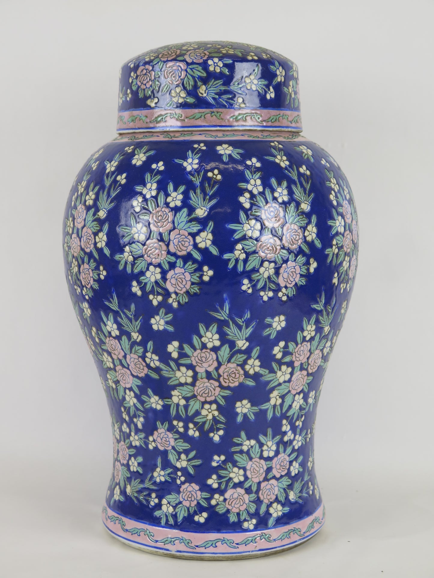 Large hand-painted vintage glazed ceramic vase with blue floral motifs, China Asia, 1900s CM5