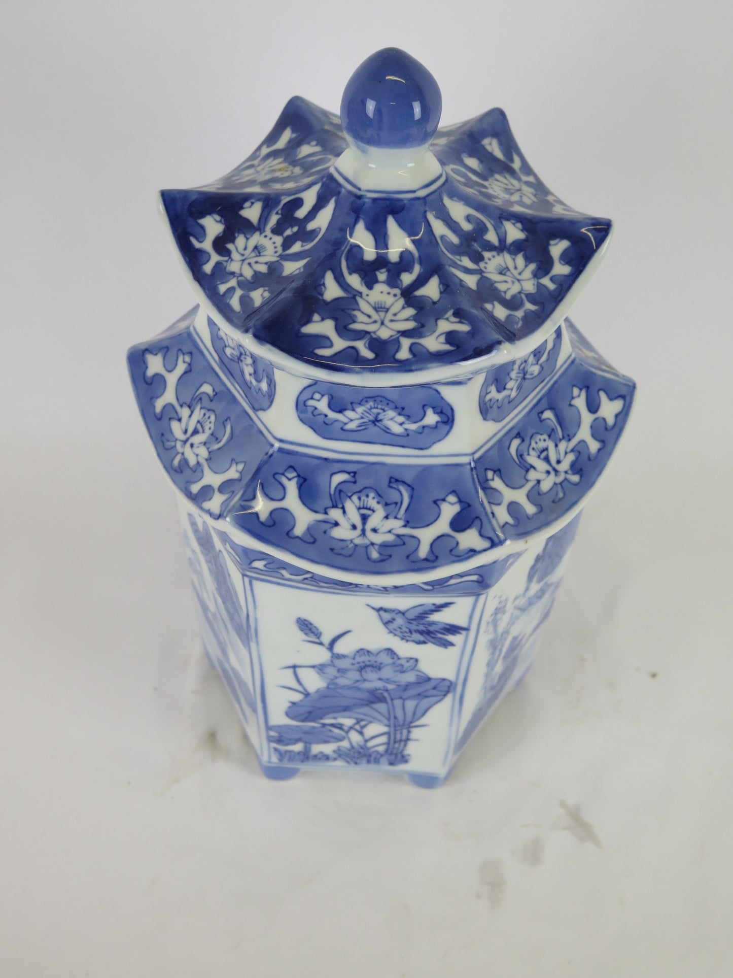 Vaso ad urna di ceramica bianco blu cinese Cina Asia vaso ceramica vintage dipinto a mano bianco blu CM8
