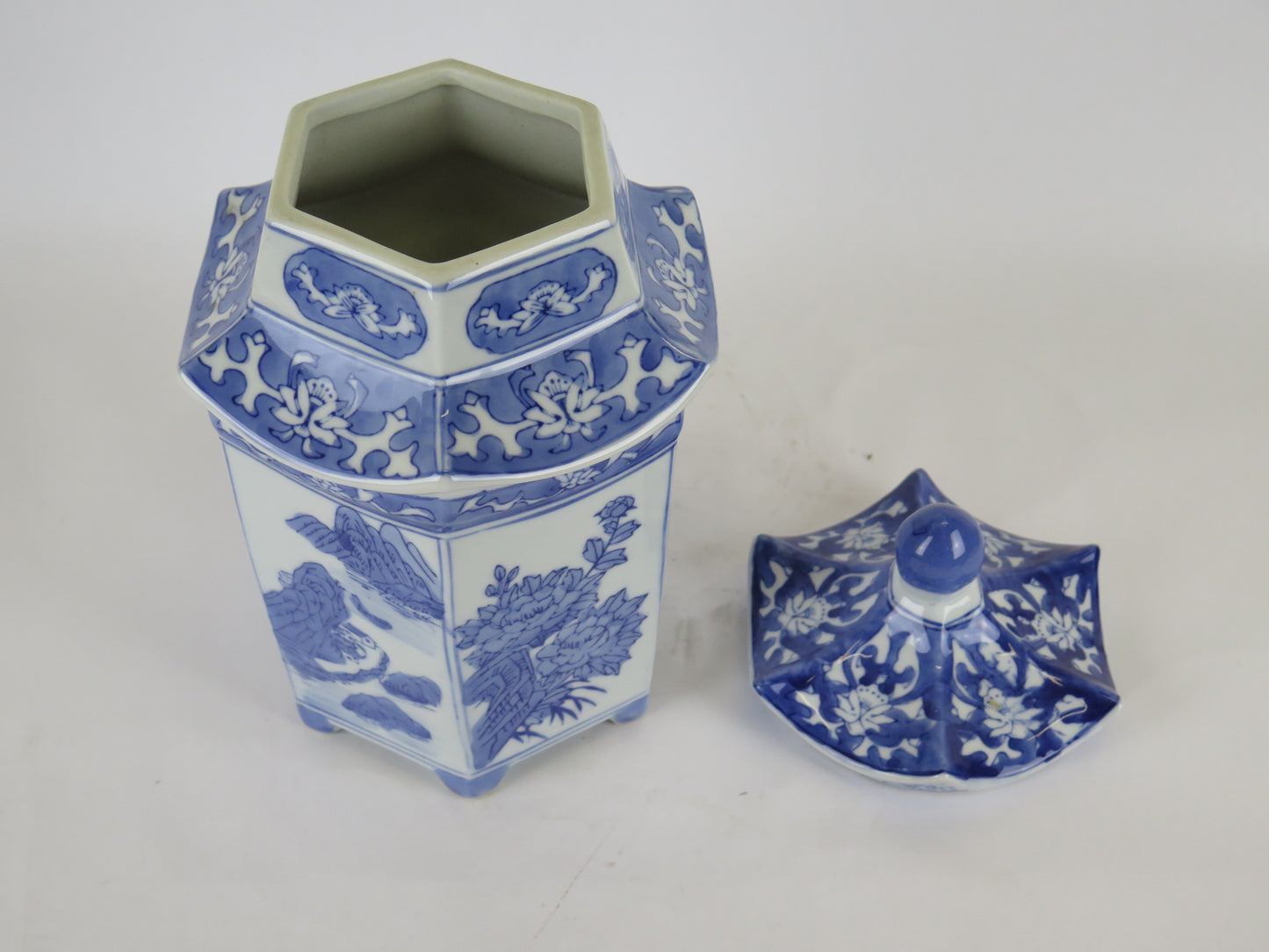 Vaso ad urna di ceramica bianco blu cinese Cina Asia vaso ceramica vintage dipinto a mano bianco blu CM8