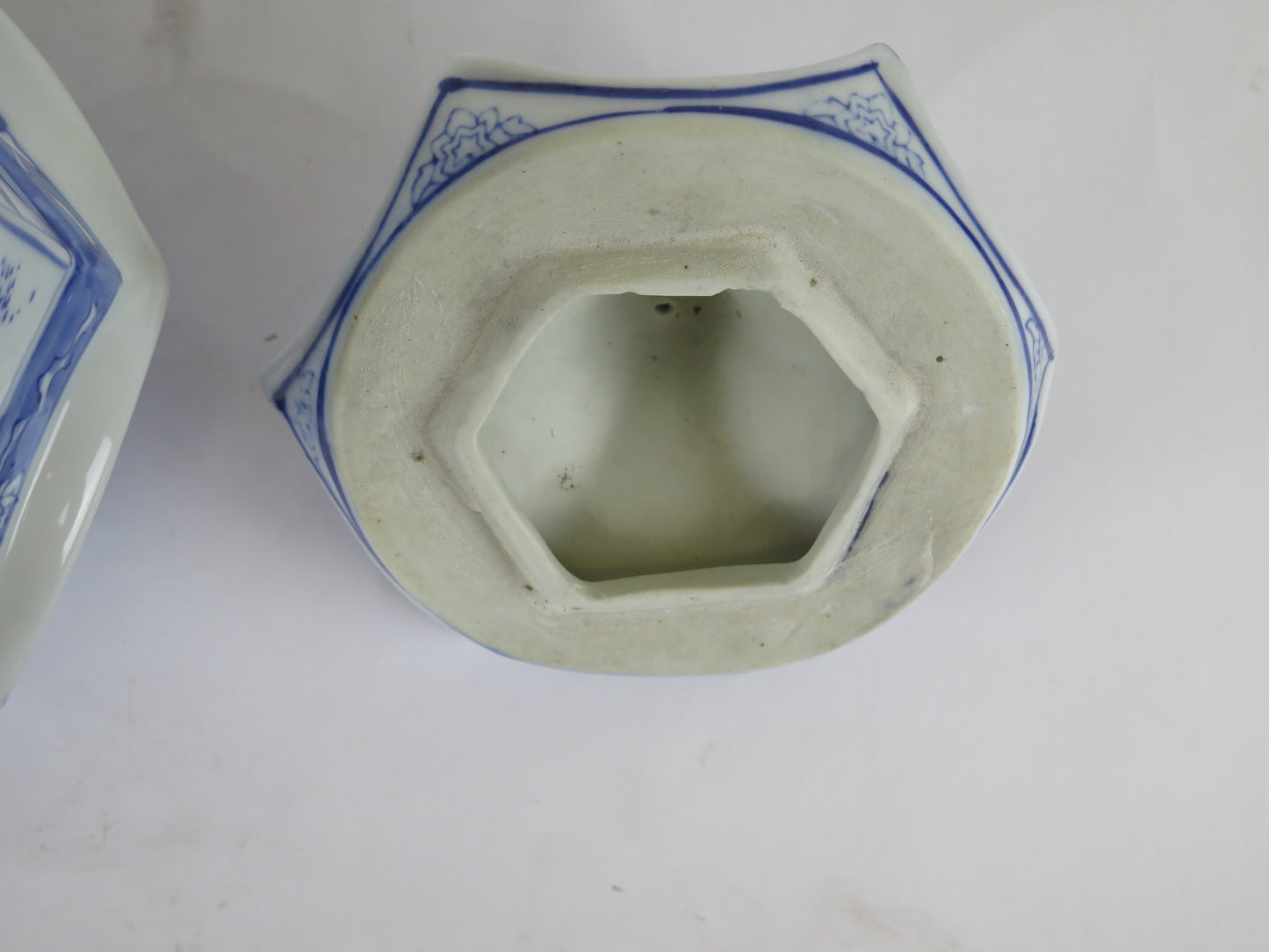 Chinese blue white ceramic urn vase China Asia vintage ceramic vase hand painted blue white CM8