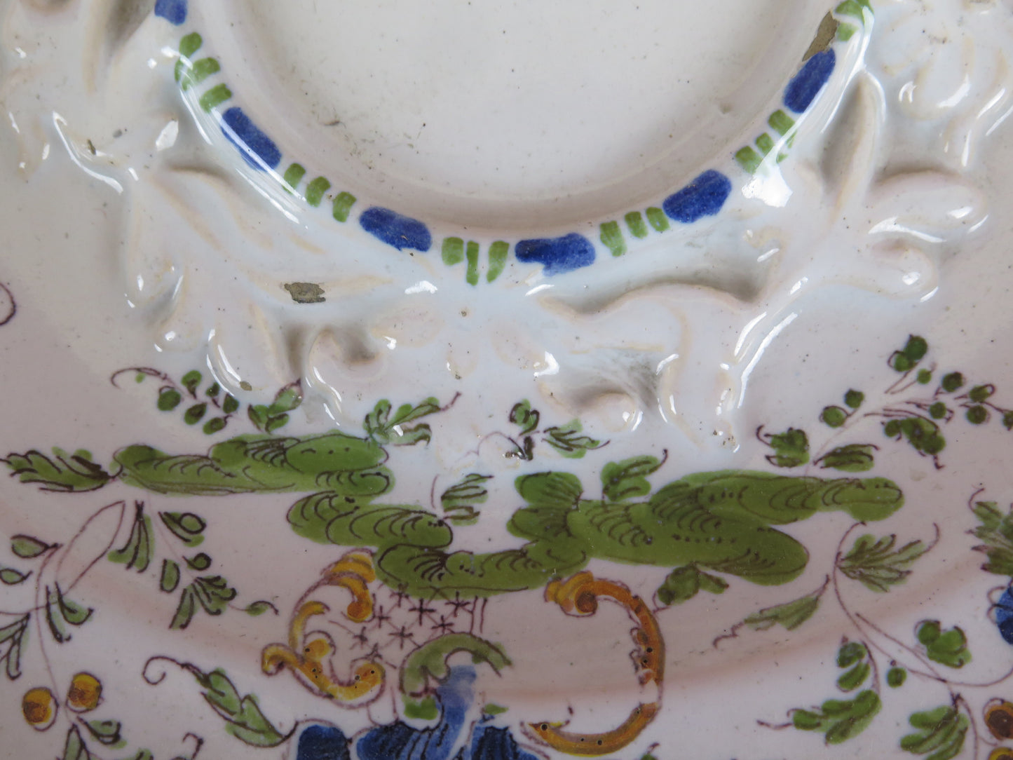 ANTIQUE HAND PAINTED MAILIC PLATE FAIENCE CERAMIC VS16