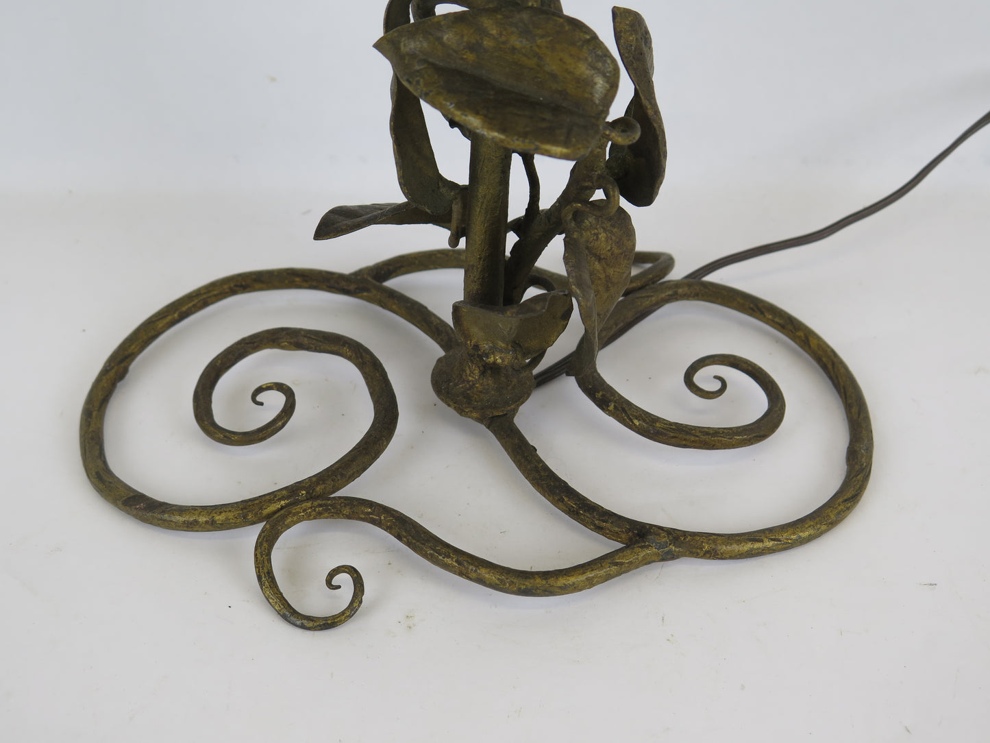 Art Nouveau table lamp floral style hand forged wrought iron decorated with flowers and leaves VA6