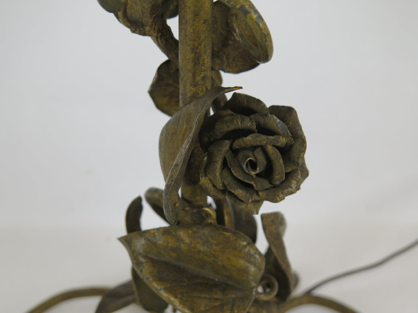 Art Nouveau table lamp floral style hand forged wrought iron decorated with flowers and leaves VA6