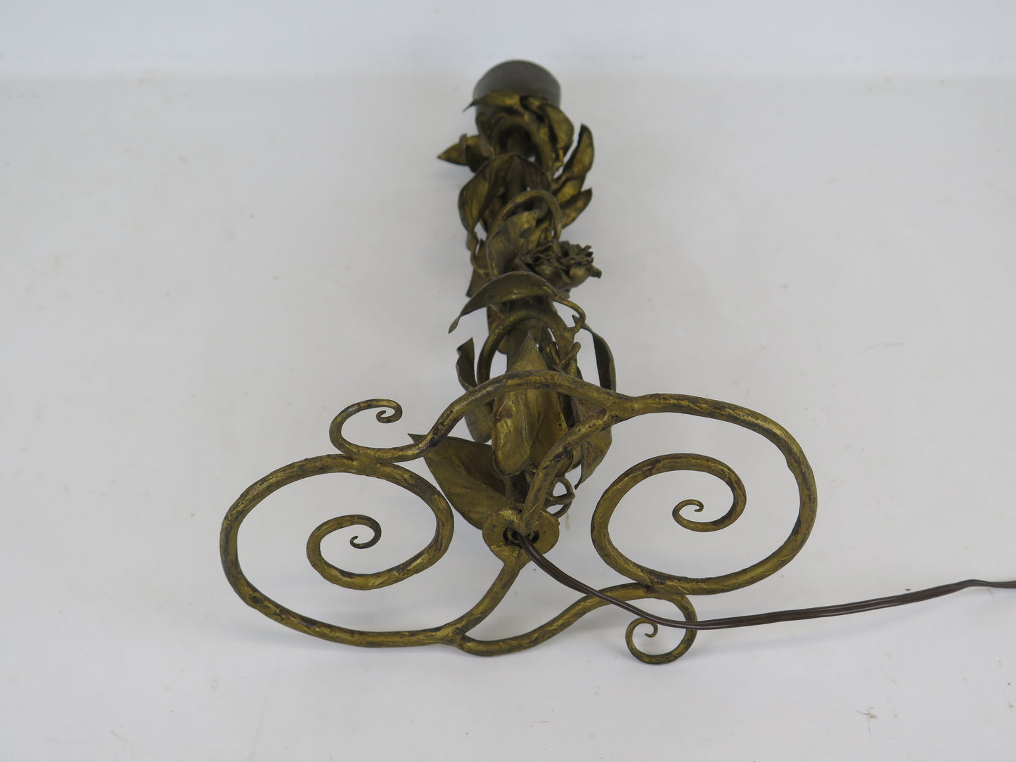 Art Nouveau table lamp floral style hand forged wrought iron decorated with flowers and leaves VA6