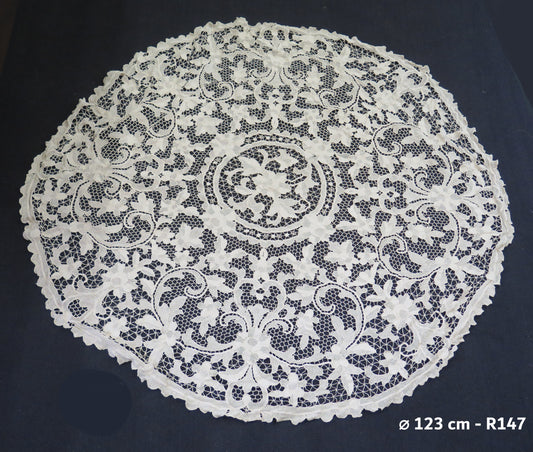 Large round tablecloth Burano Venice lace diameter 123 cm R147