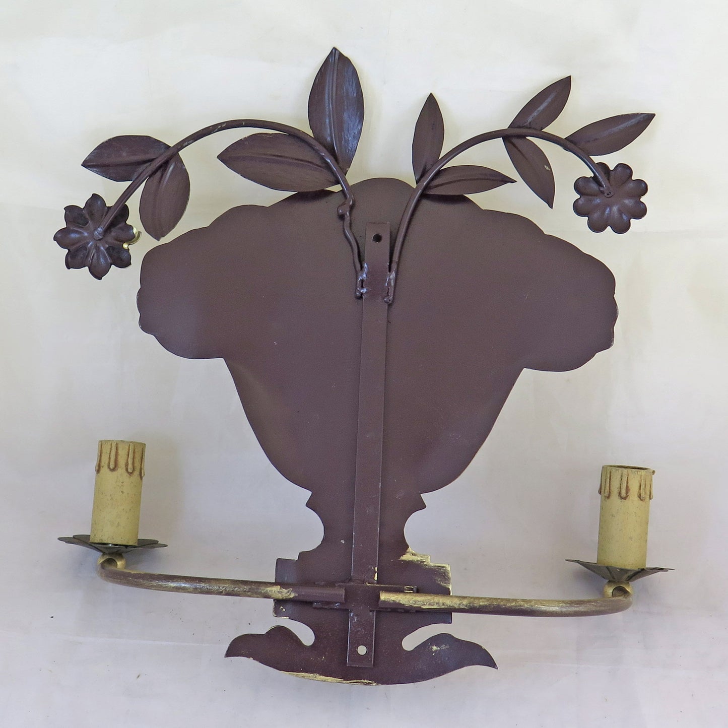 FLORAL HAND FORGED WROUGHT IRON WALL LAMP FROM THE 20TH CENTURY CH18