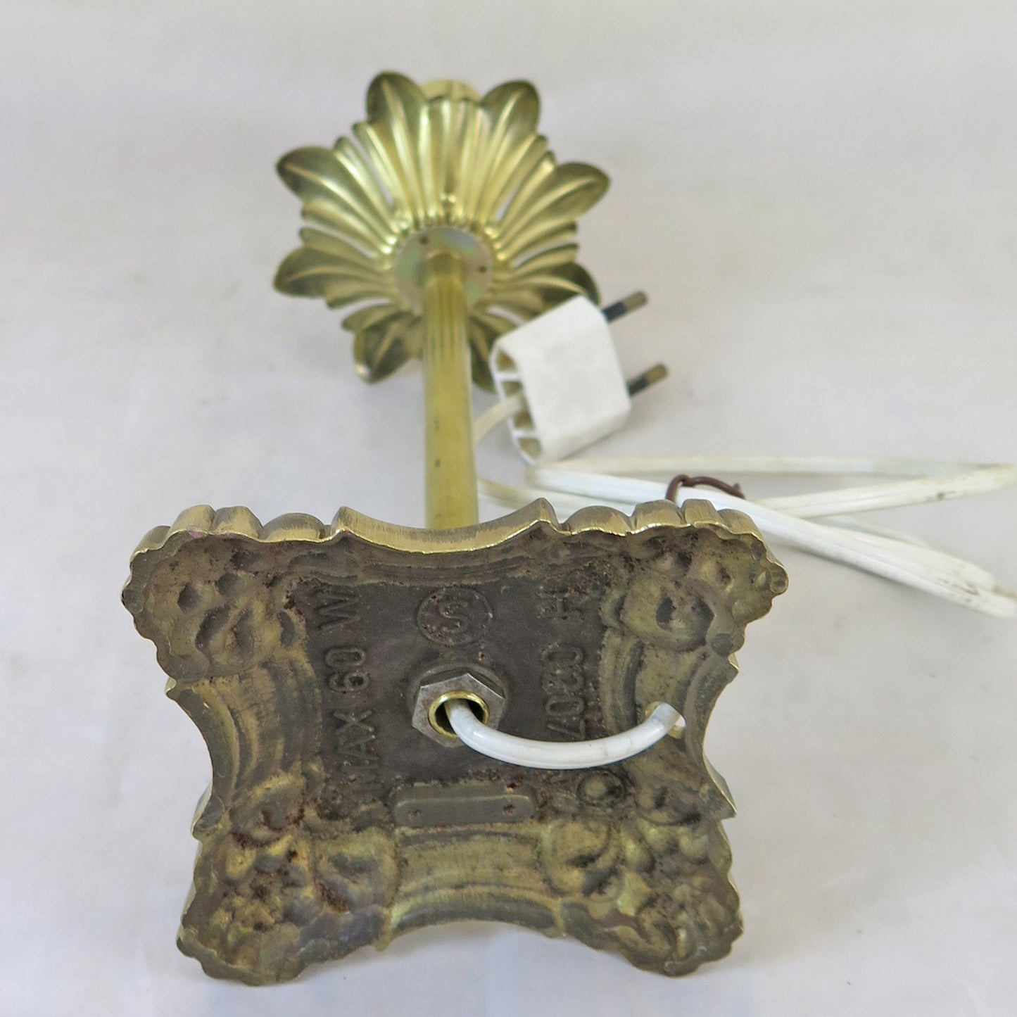 SMALL VINTAGE BEDSIDE LAMP HANDMADE IN ITALY ABAT-JOUR CH35