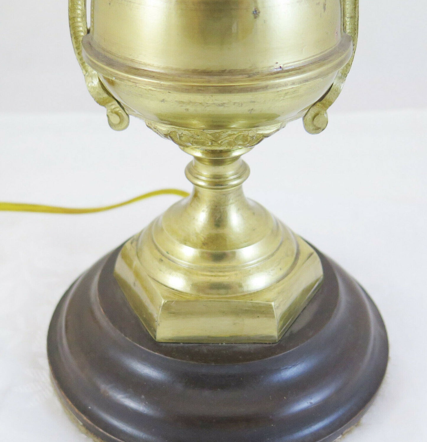 VINTAGE GOLDEN ABAT-JOUR BRASS TABLE LAMP FOR DESK OR WORK CH5