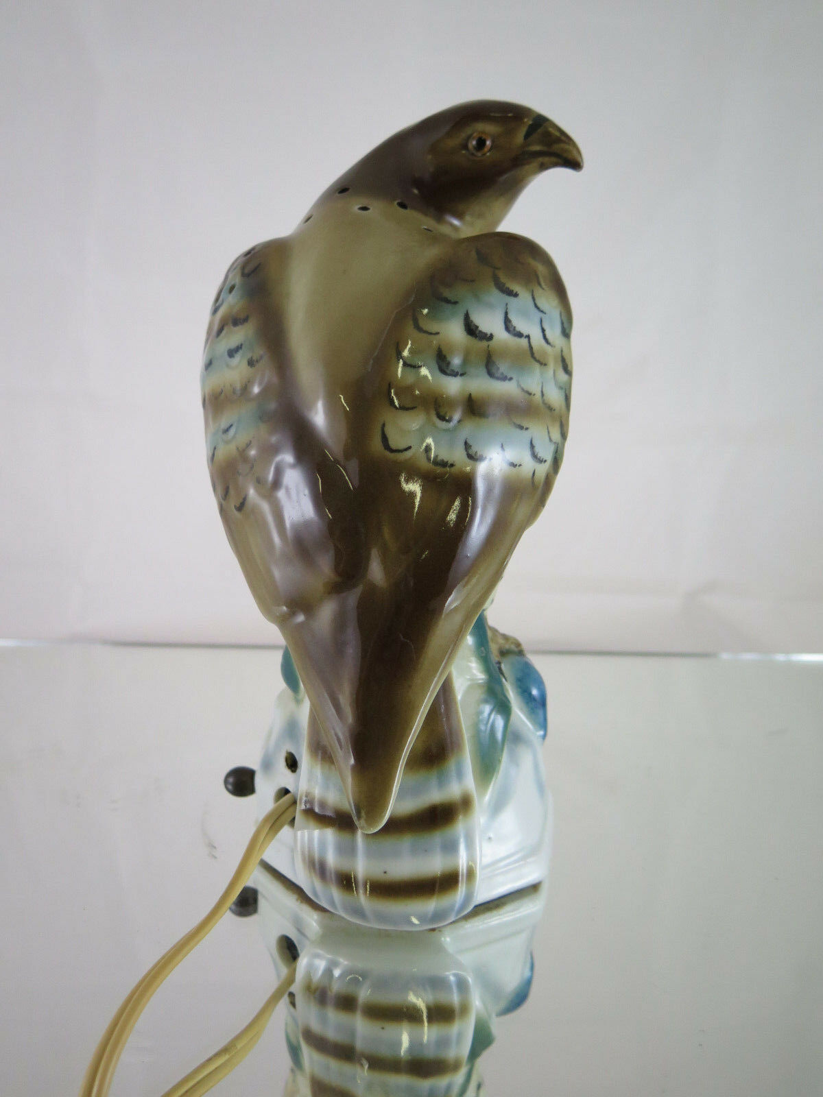 DELIZIOSA LAMPADA DA COMODINO VEILLEUSE IN CERAMICA FORMA DI FALCO VINTAGE R55