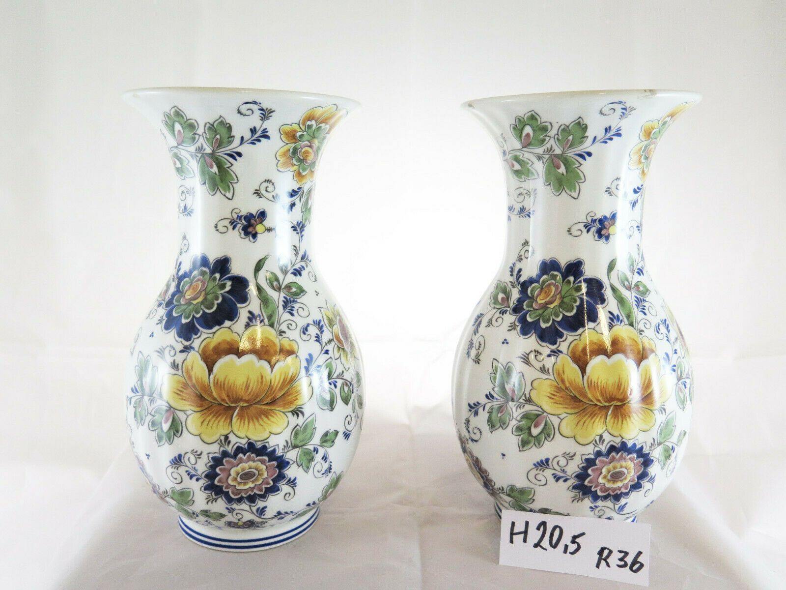 DELIZIOSA COPPIA DI VASI IN CERAMICA DIPINTA A FIORI FG CERAMICHE ARTISTICHE R36 - Belbello Antiques