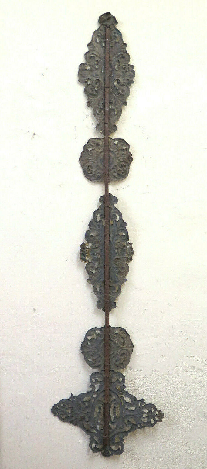 ANCIENT WALL FRIEZE IN EMBOSSED METAL WITH BAROQUE MOTIF CH33 