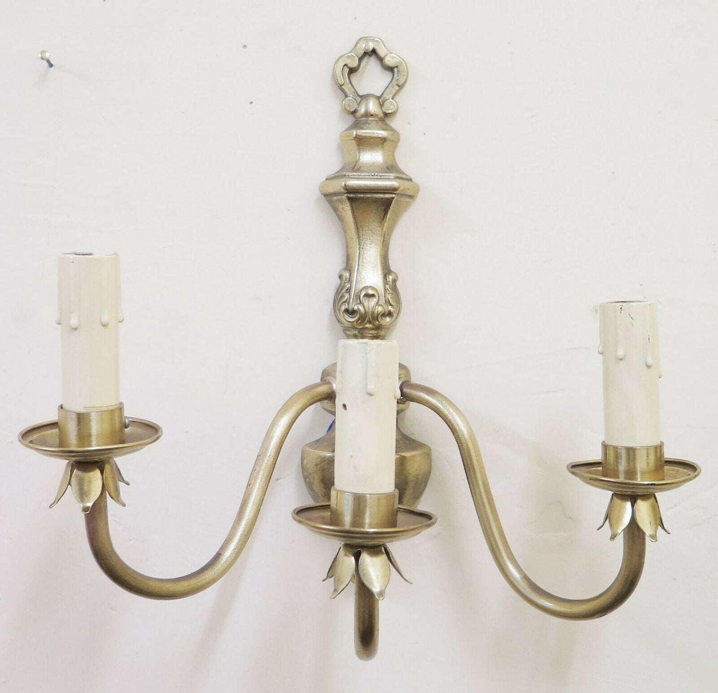 TWO THREE-LIGHT WALL LIGHTS IN BRONZE BAROQUE STYLE HIGH QUALITY HANDMADE CH1