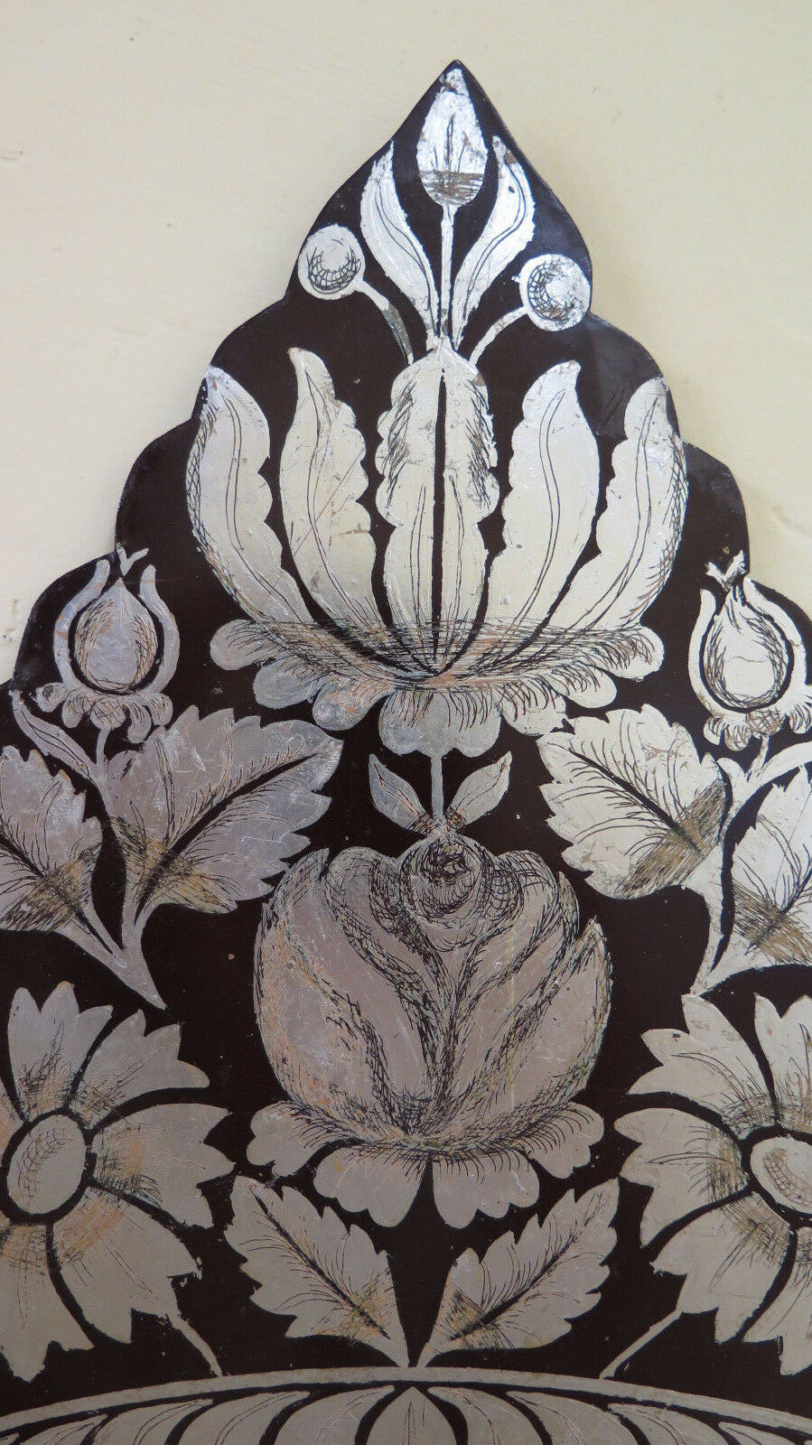 ANCIENT FLORAL STYLE FRIEZE PAINTED AND ENGRAVED WITH A BURIC ON WROUGHT IRON CH13 20