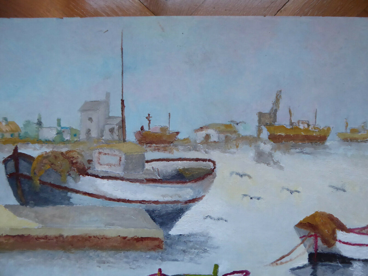 VECCHIO QUADRO OLIO SU TAVOLA BARCHE PESCATORI ORMEGGIATE AL PORTO FIRMATO MD6 - Belbello Antiques