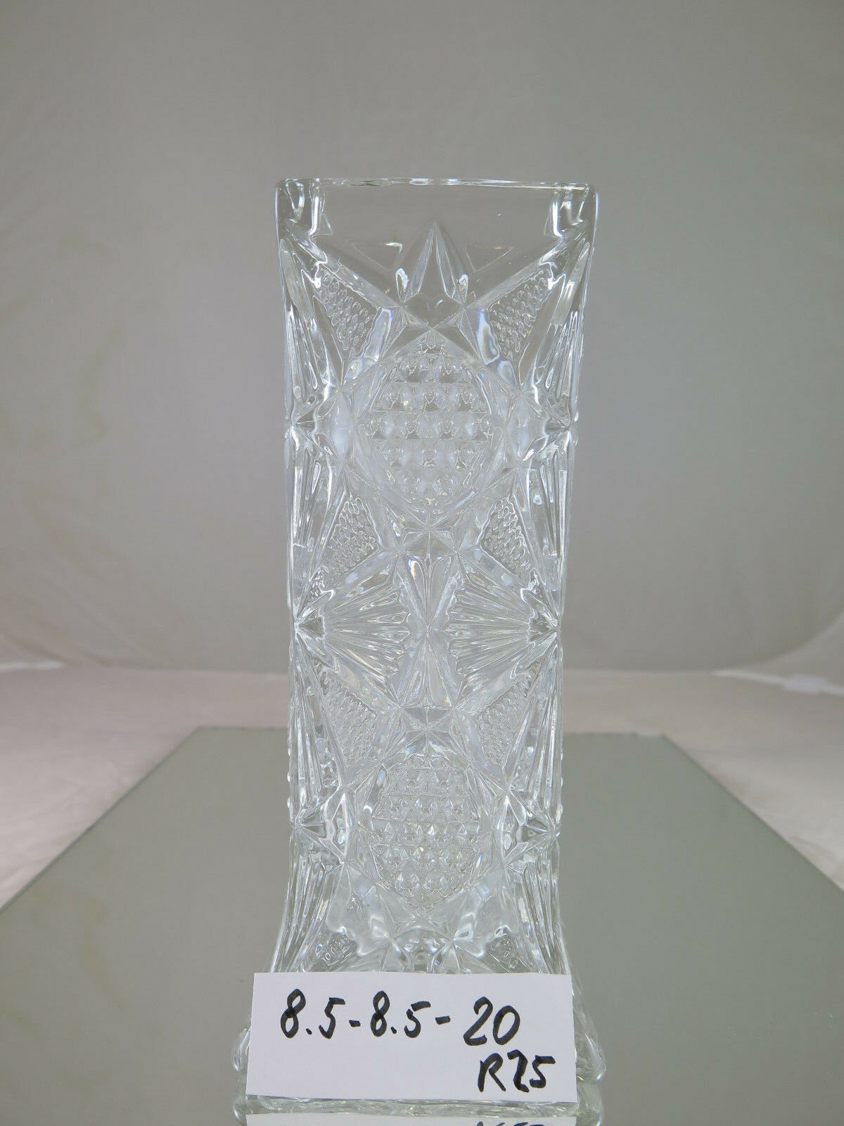 ELEGANT GLASS FLOWER VASE EARLY Twentieth Century VINTAGE GLASS FLOWERS VASE R25