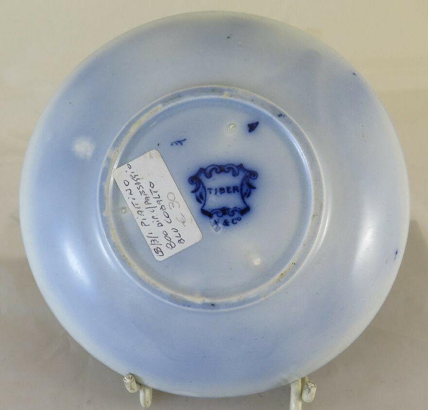 PIATTO DI CERAMICA TIBER F&Co ANTICO BIANCO BLU MARCHIATO SUL FONDO R120 - Belbello Antiques