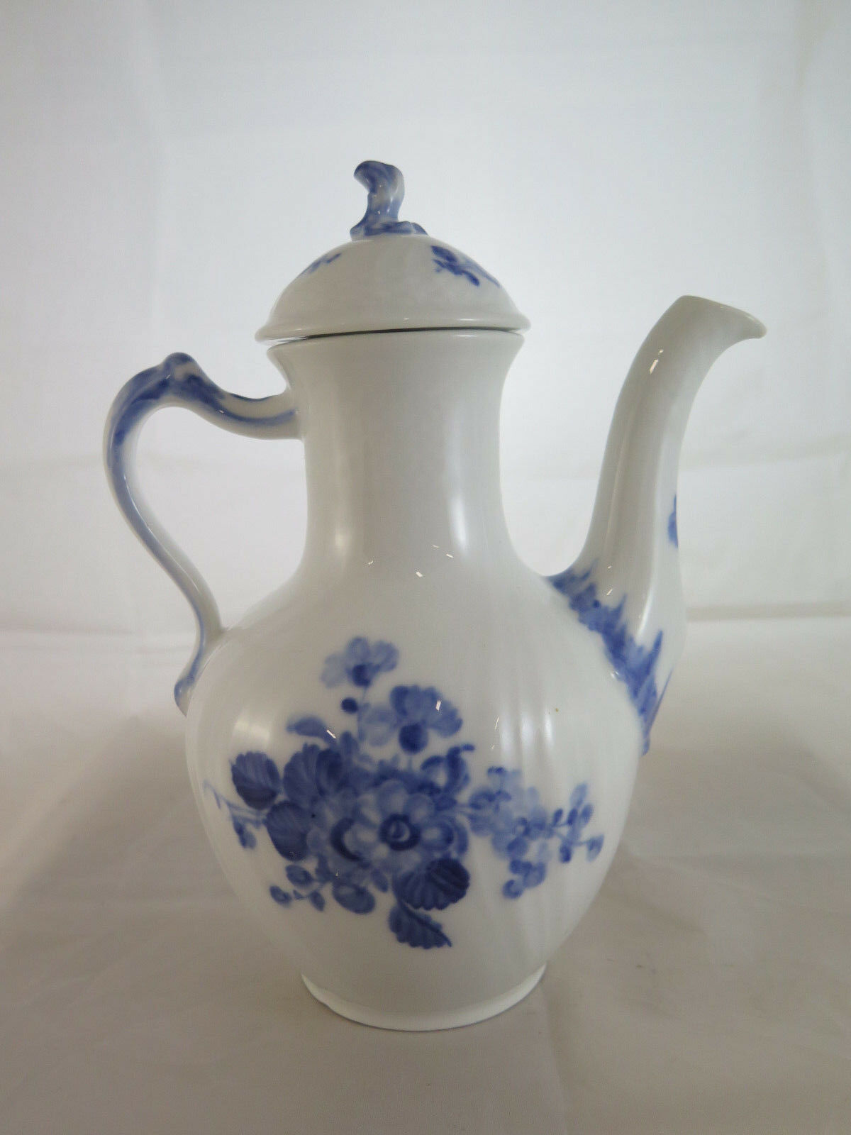 ROYAL COPENHAGEN COFFEE POT Blue Flower Braided 10 1517 DENMARK DENMARK R68