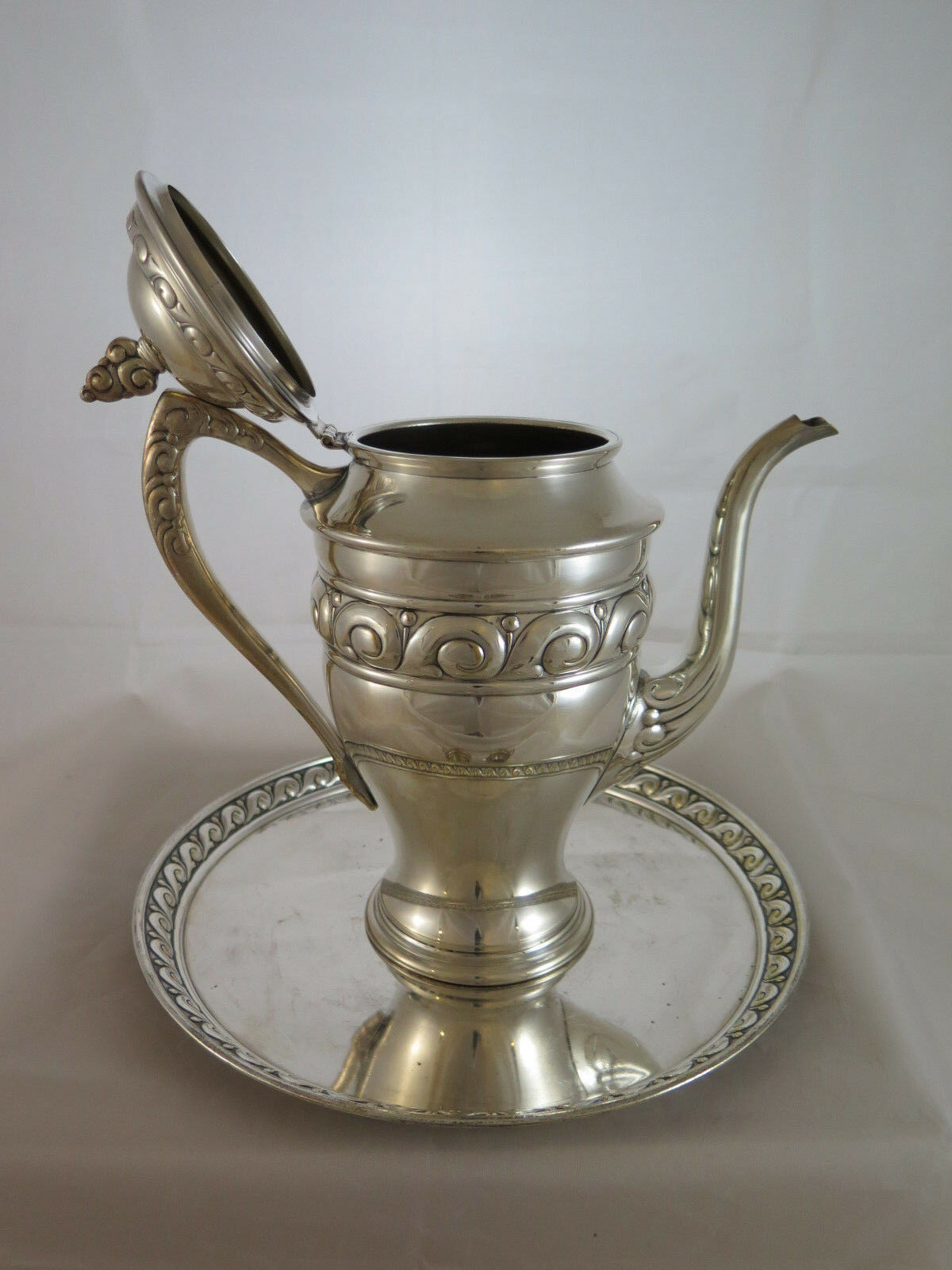 TEA SERVICE CONSISTING OF M&amp;TB COFFEE POT AND ENERET DENMARK DENMARK R69