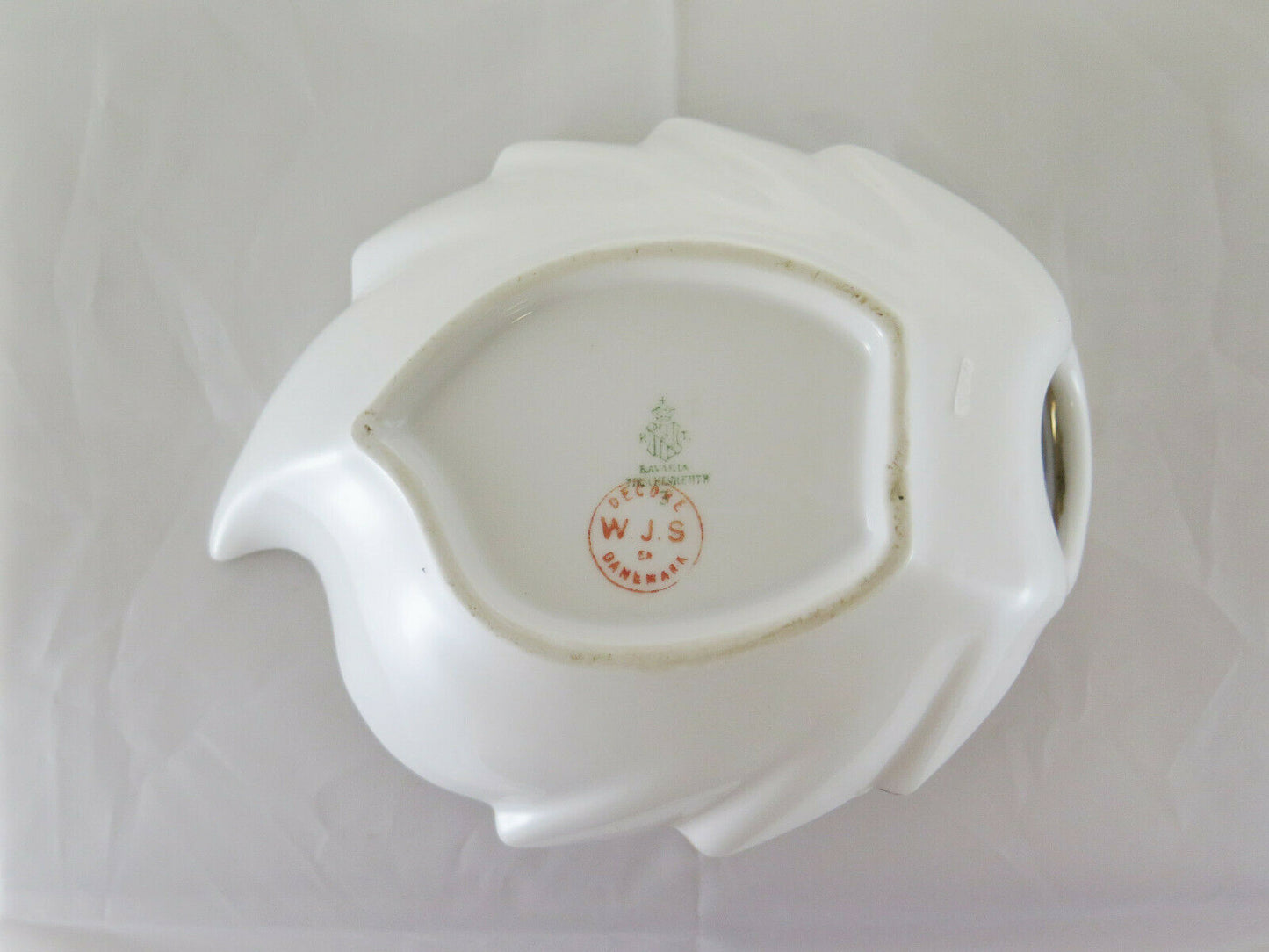 CENTERPIECE ASHTRAY IN BAVARIA PORCELAIN AND WJS DANEMARK R42 DECORATION 