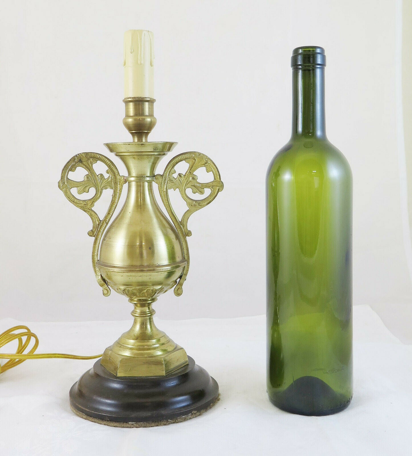 VINTAGE GOLDEN ABAT-JOUR BRASS TABLE LAMP FOR DESK OR WORK CH5