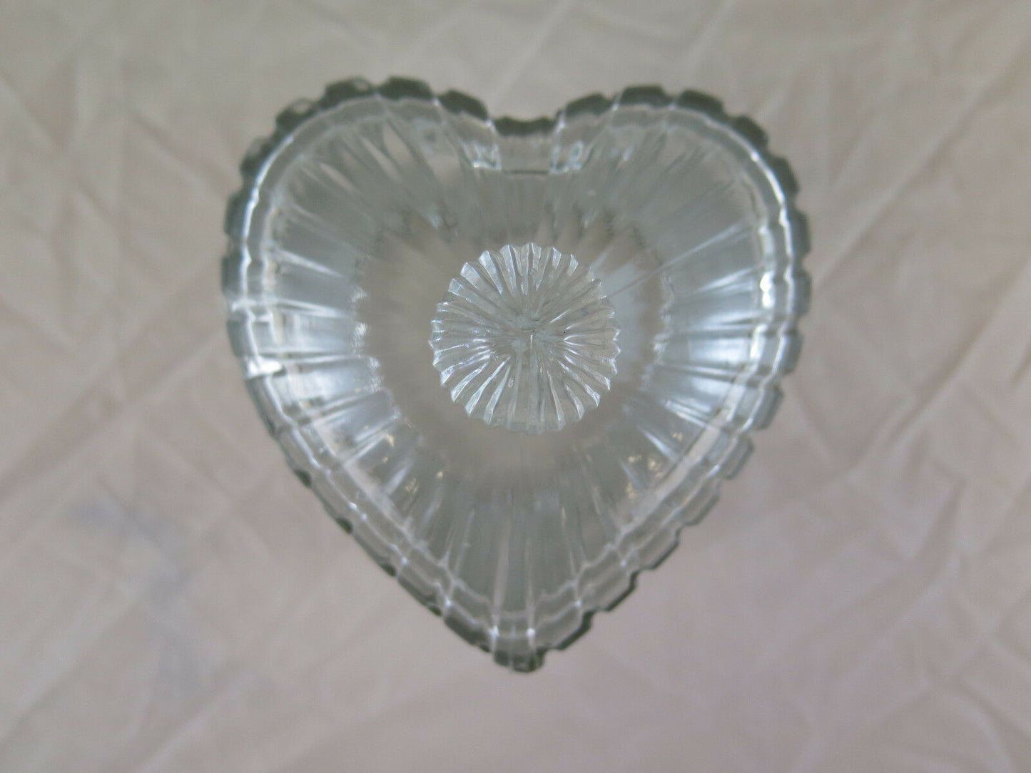 VINTAGE HEART SHAPED GLASS BOX FOR CANDY VINTAGE GLASS VASE R24