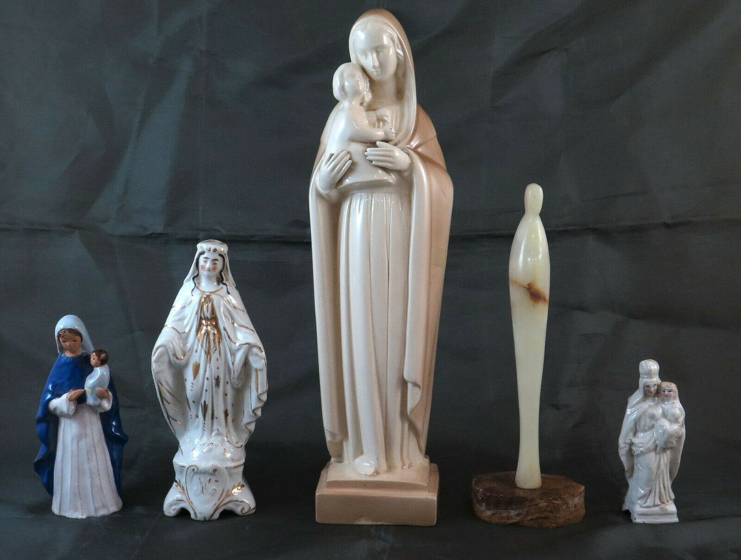 COLLECTION OF 5 MADONNA FIGURINES MADONNINE IN VINTAGE ALABASTER PORCELAIN BM21