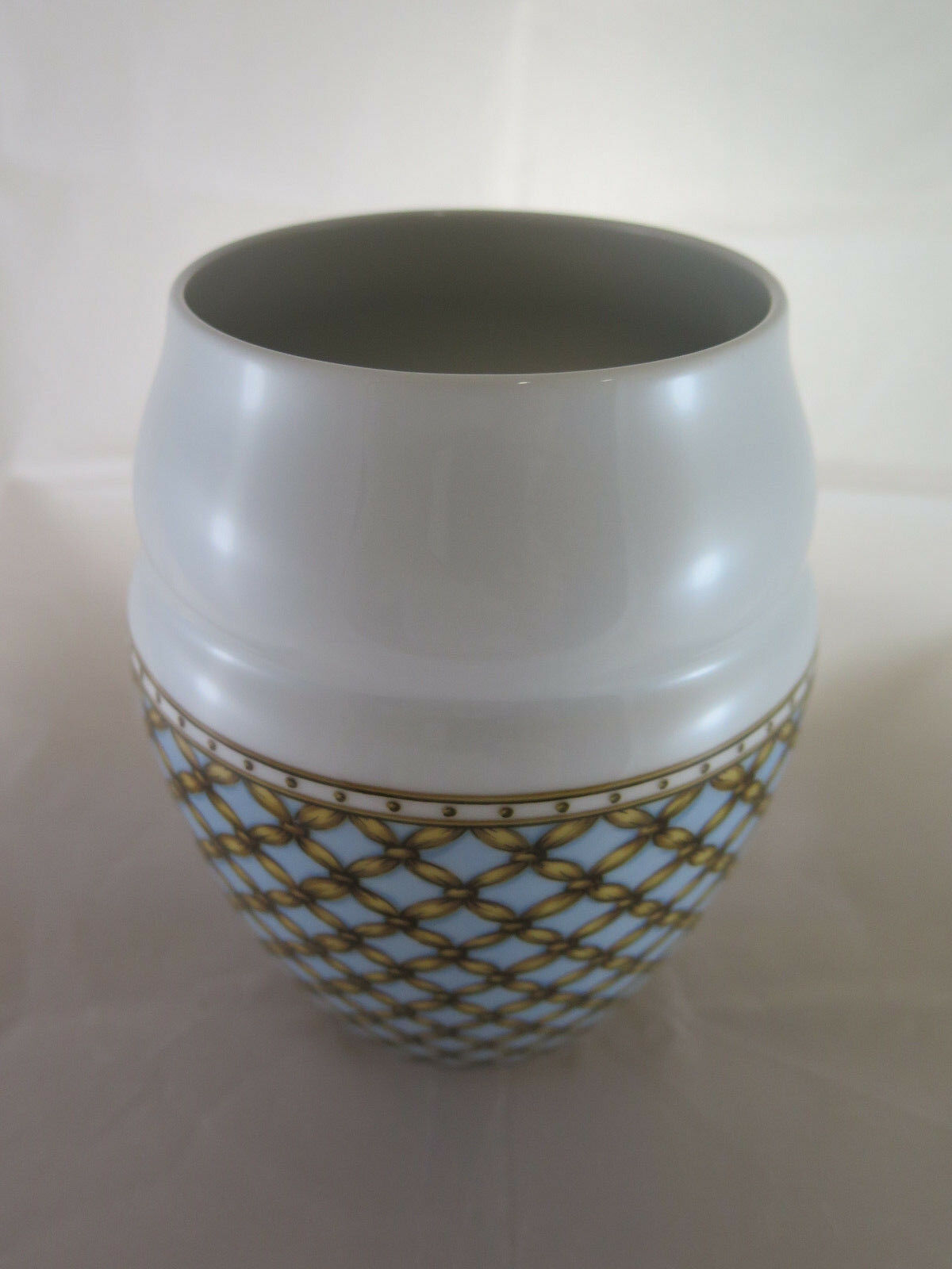 ROYAL COPENHAGEN PORCELAIN VASE ROYAL COPENHAGEN 678 VASE VINTAGE R36