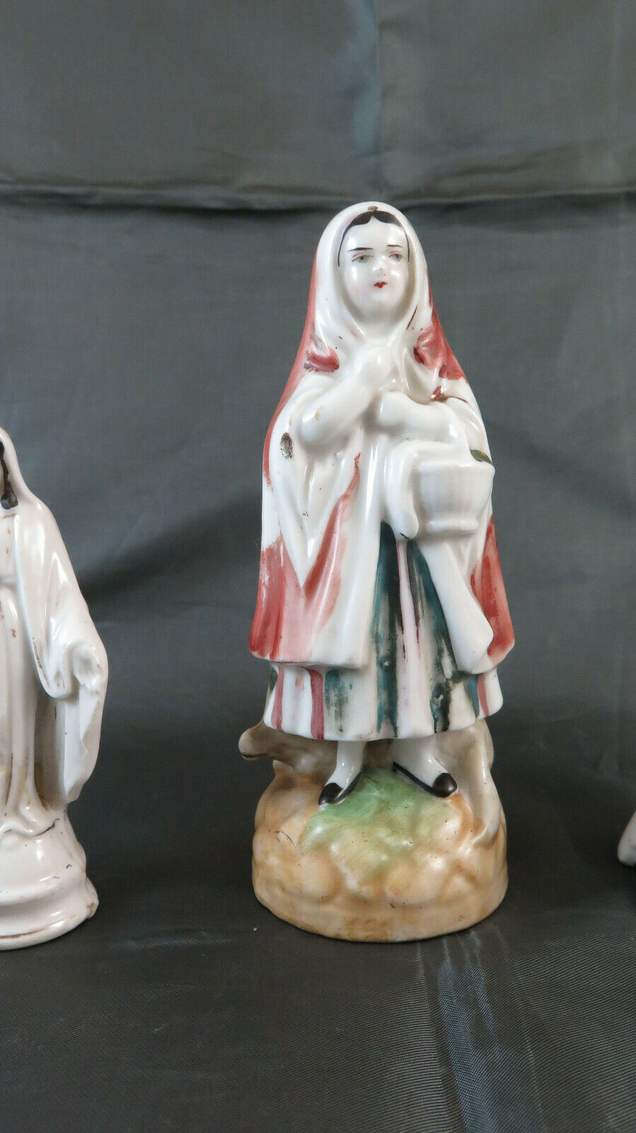 5 STATUINE IN PORCELLANA DI VARIO GENERE E SOGGETTO VINTAGE STATUINA BM9