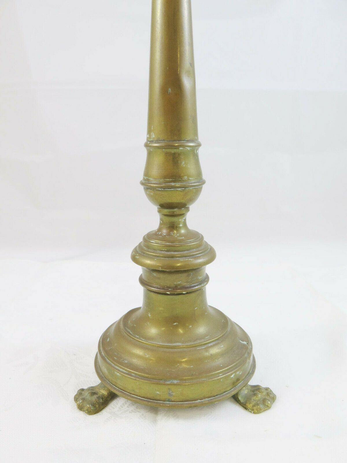 ANTICO CANDELIERE IN METALLO DORATO LAVORATO A SBALZO EPOCA '800 CANDELABRO G10 - Belbello Antiques