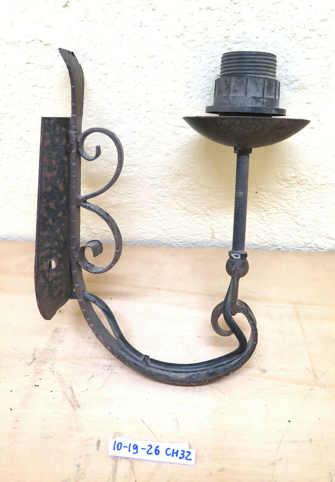 APPLIQUE IN FERRO BATTUTO VINTAGE LUCE MURO PARETE LAMPADA LAMPADARIO CH32