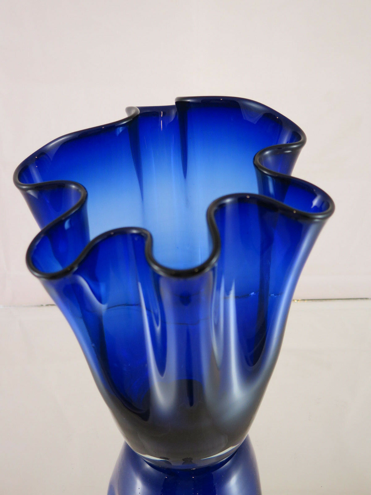 VINTAGE GLASS HANDKERCHIEF VASE BLUE COLOR DESIGN FROM THE SIXTY AND SEVENTIES R54 