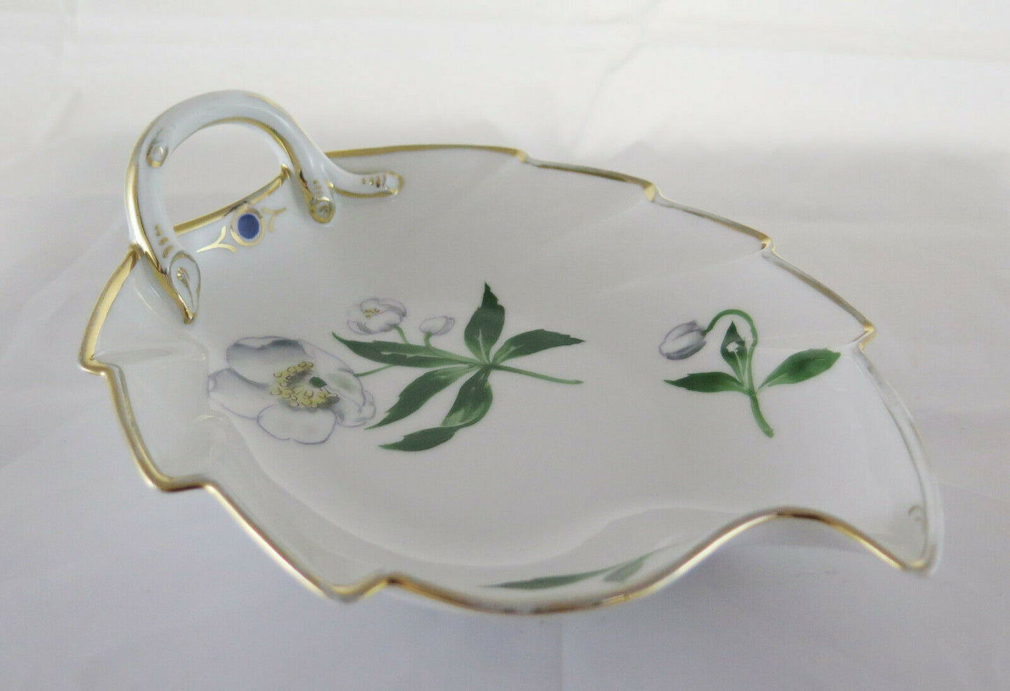 CENTERPIECE ASHTRAY IN BAVARIA PORCELAIN AND WJS DANEMARK R42 DECORATION 