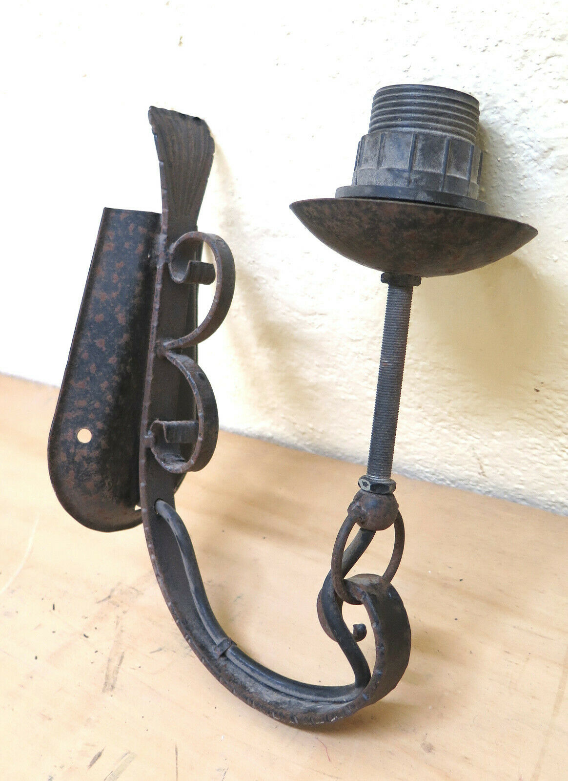 VINTAGE WROUGHT IRON WALL LIGHT WALL LIGHT CHANDELIER CH32 