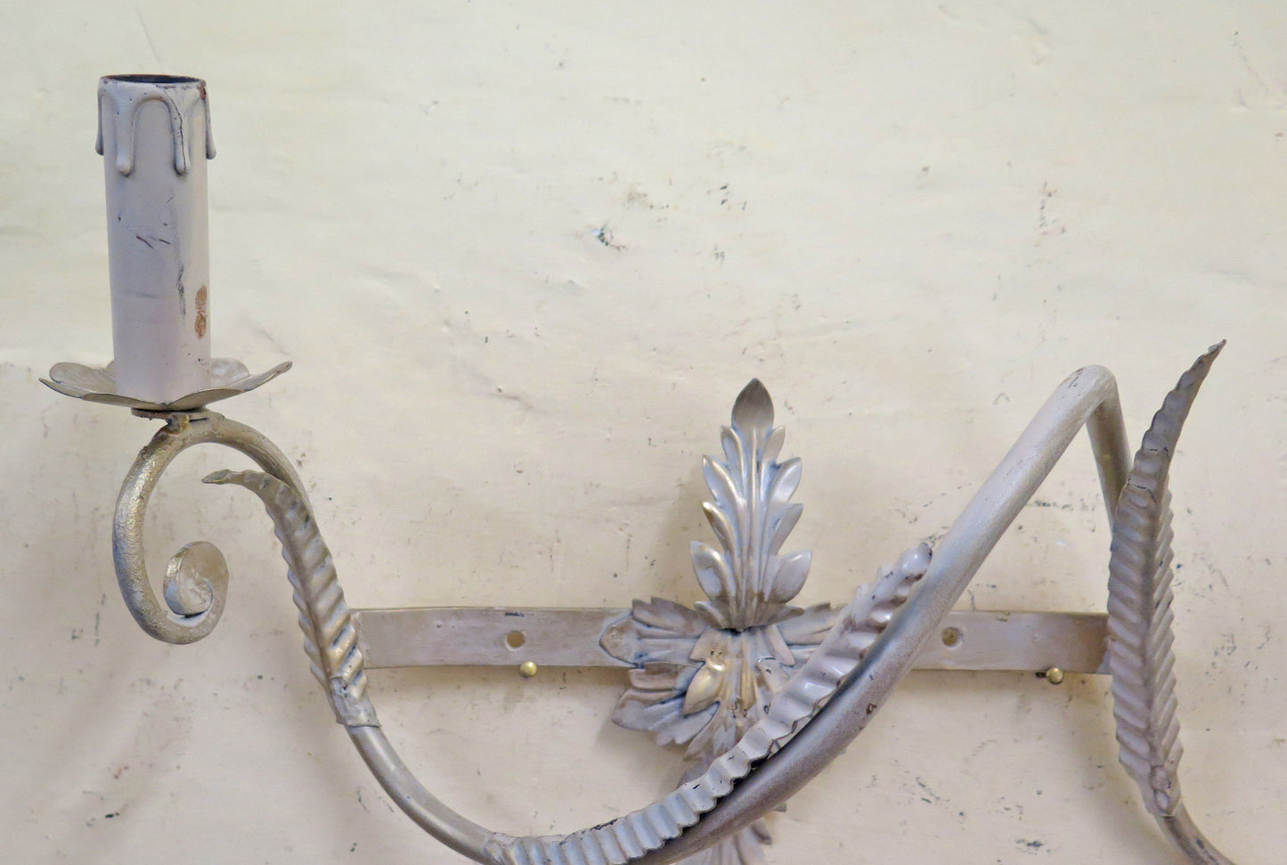 OLD WROUGHT IRON APPLIQUE FLORAL STYLE HAND FORGED SPIRAL CH34