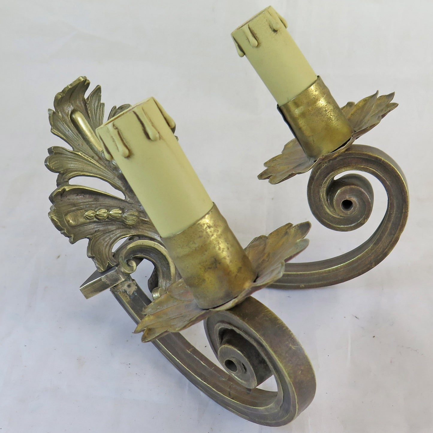 HANDMADE GOLDEN BRONZE WALL LIGHT WITH TWO LIGHTS BAROQUE STYLE WALL LIGHT CH18