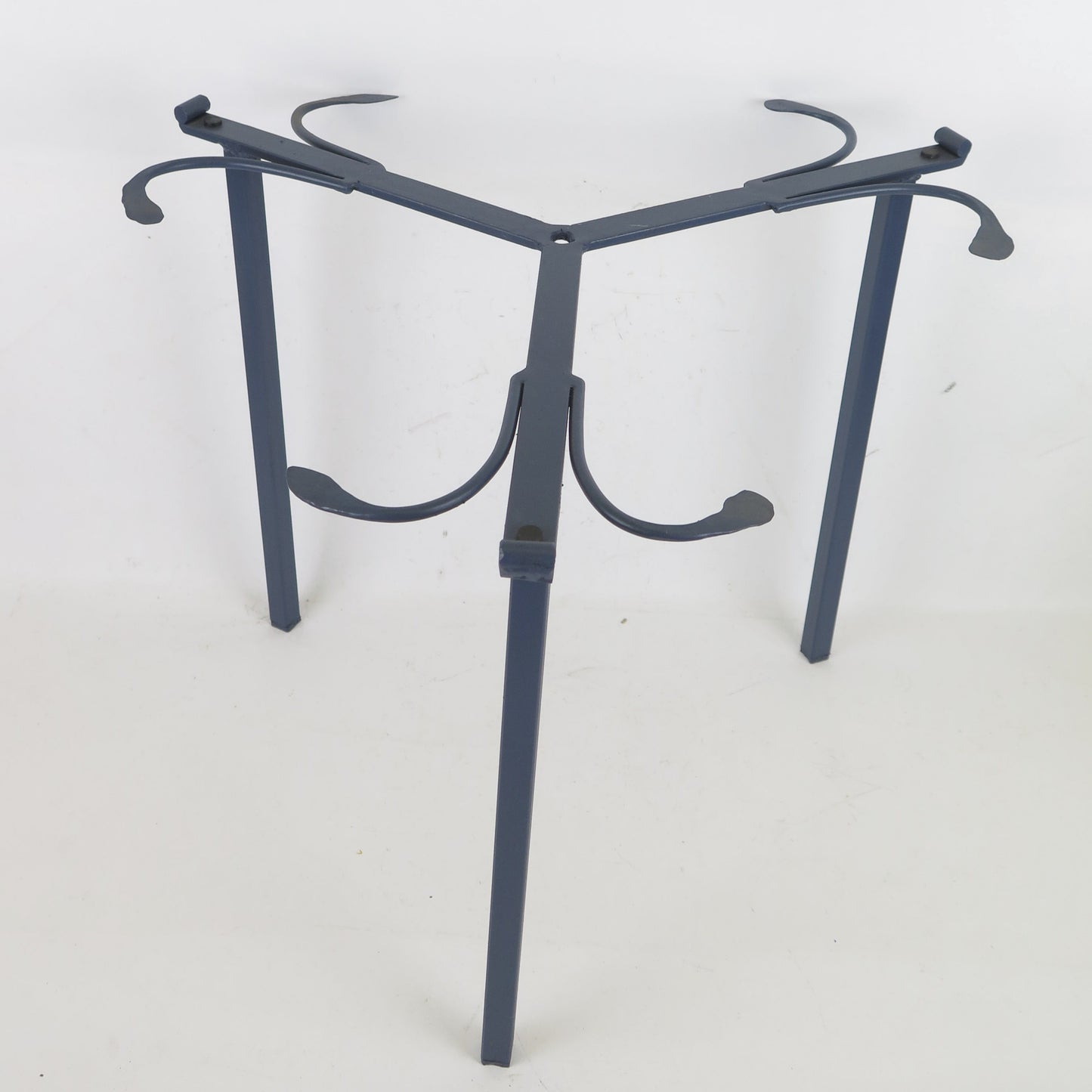 HIGH QUALITY HAND FORGED WROUGHT IRON TABLE VINTAGE LOW CH